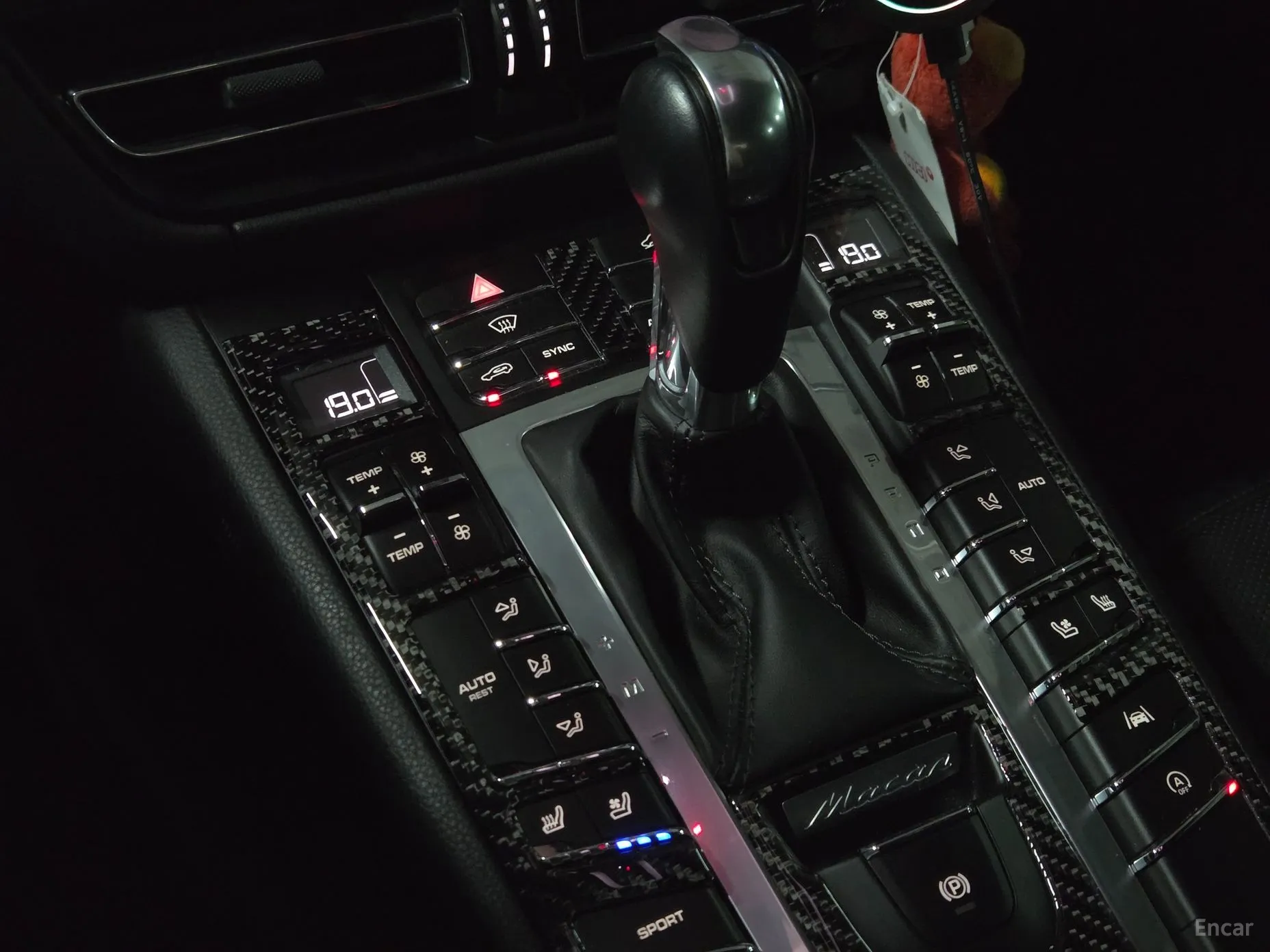 Porsche Macan превью 11