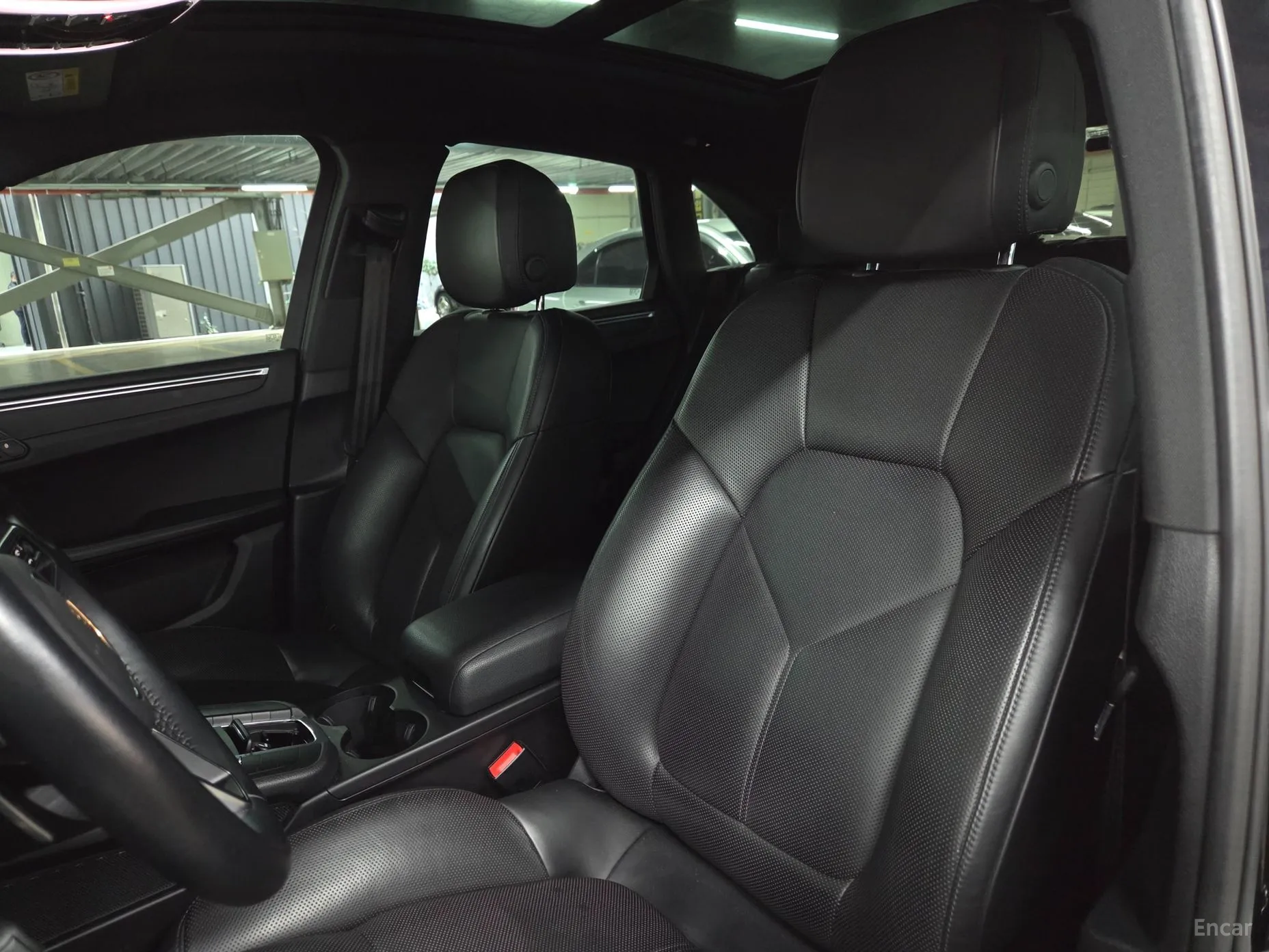 Porsche Macan превью 12