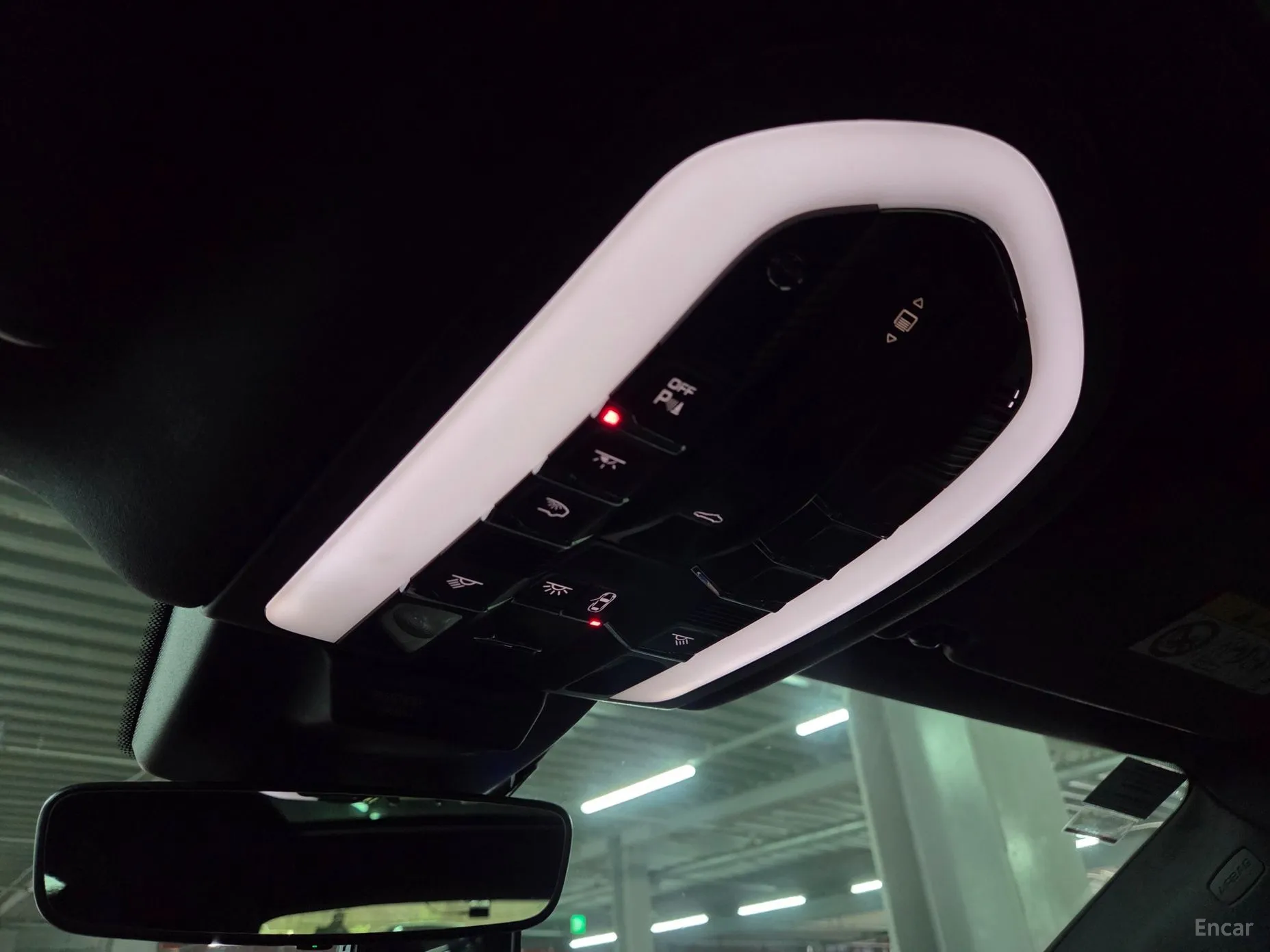 Porsche Macan превью 15