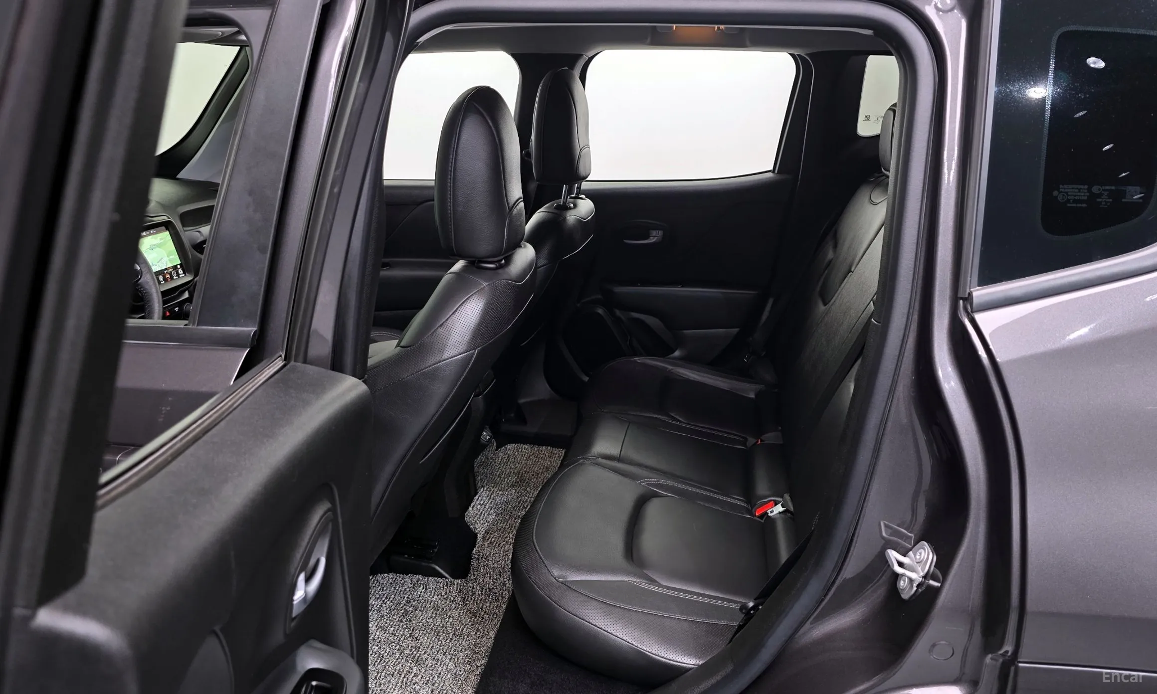 Jeep Renegade превью 12