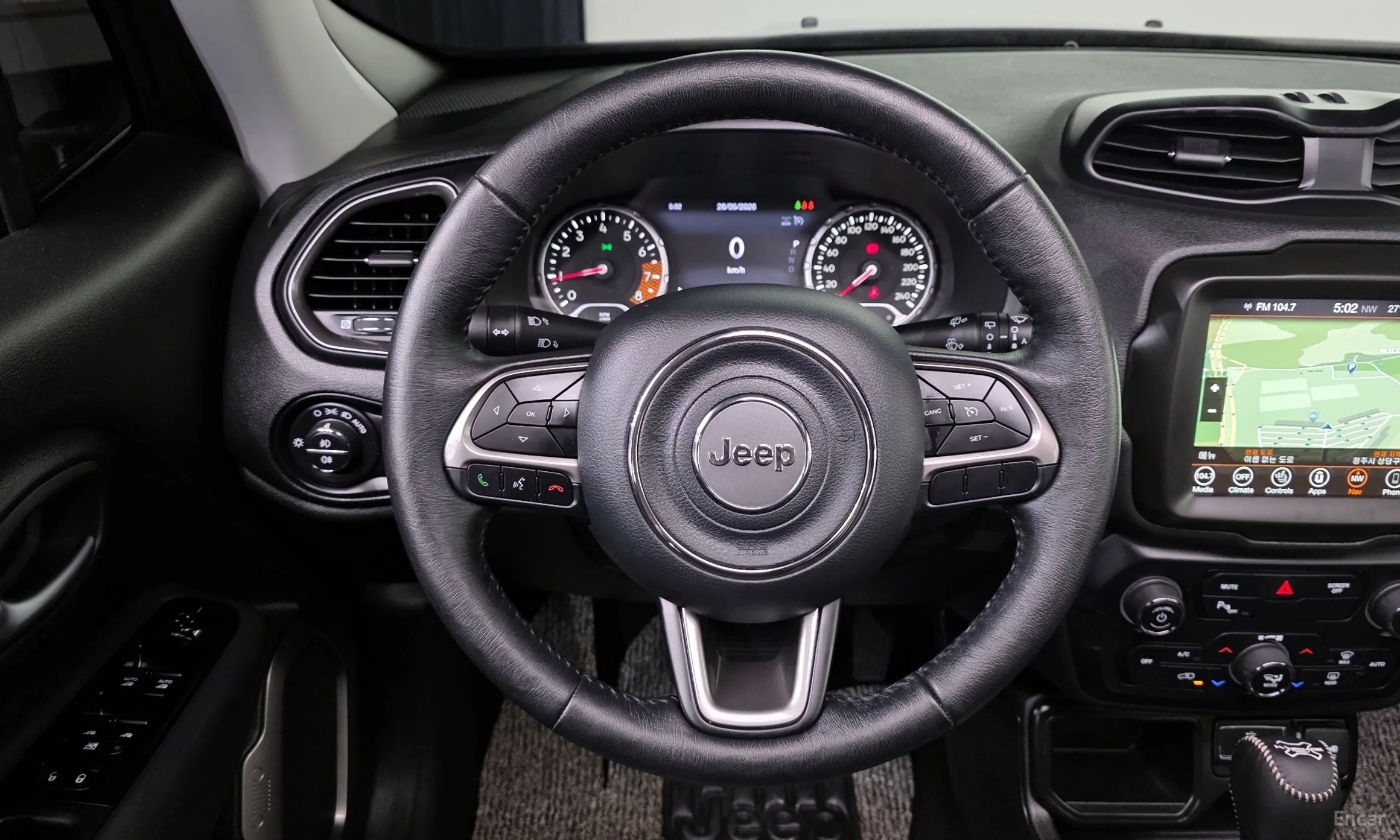 Jeep Renegade превью 14
