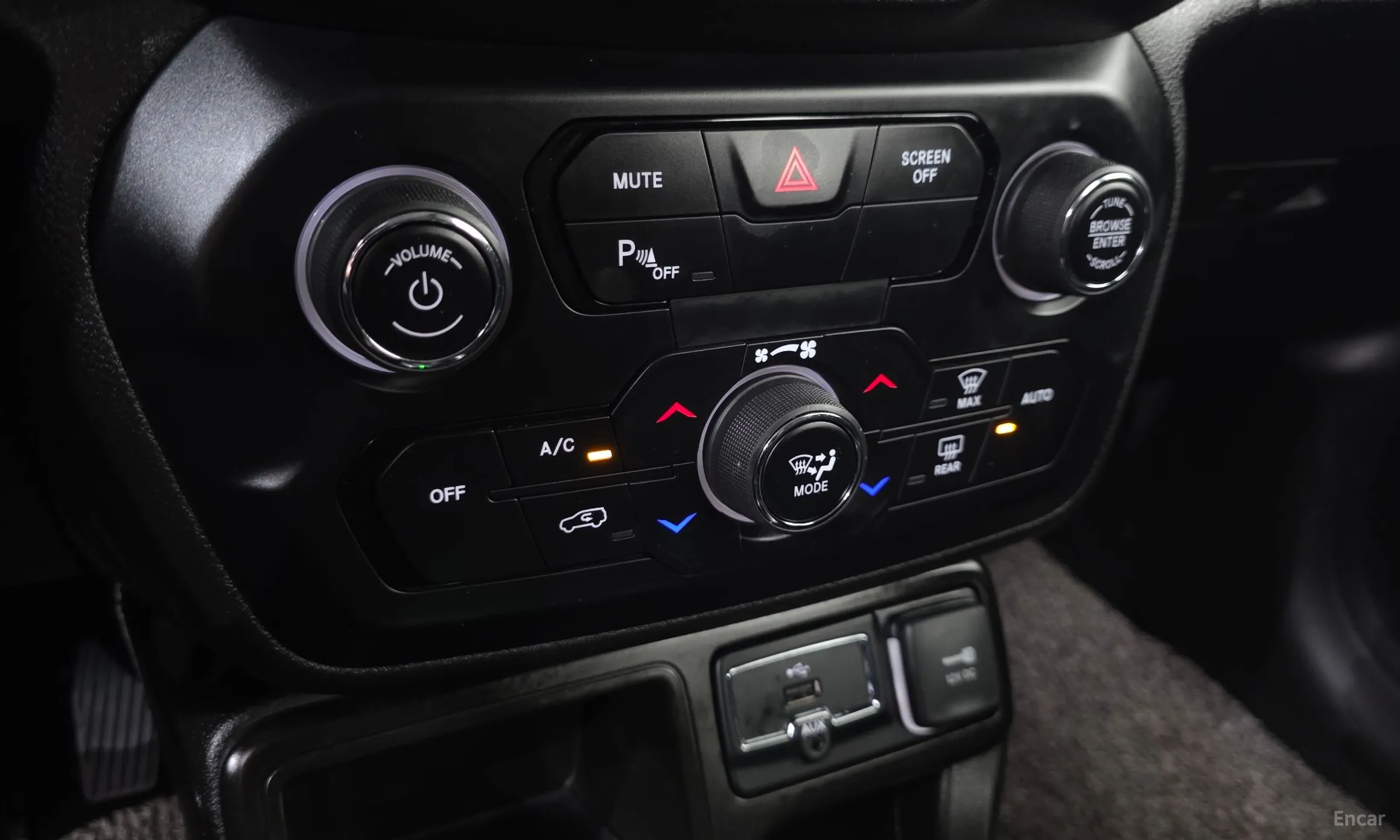 Jeep Renegade превью 18