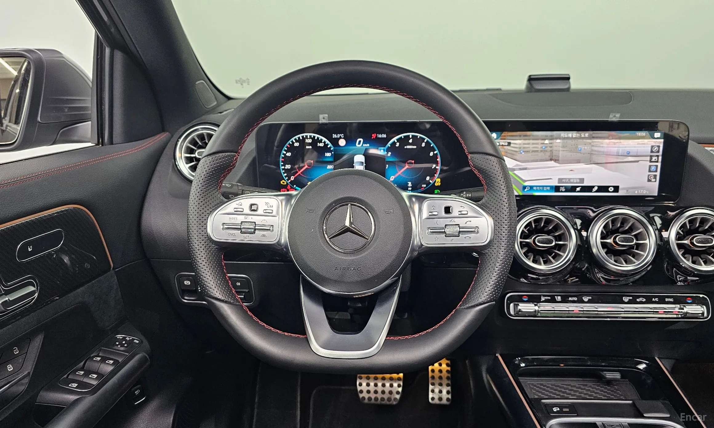 Mercedes Benz GLA-Class H247 превью 12