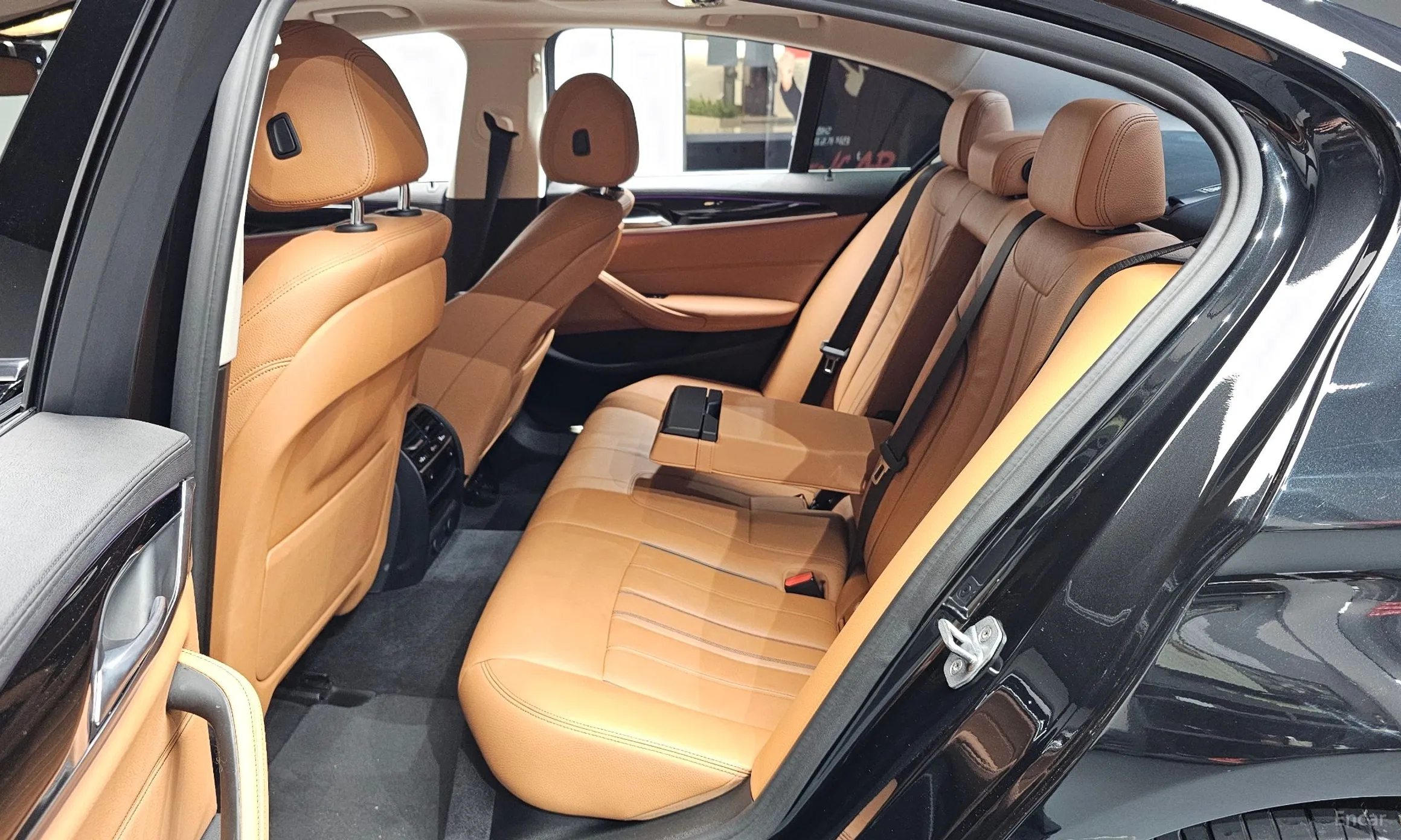 BMW 5 Series (G30) превью 12