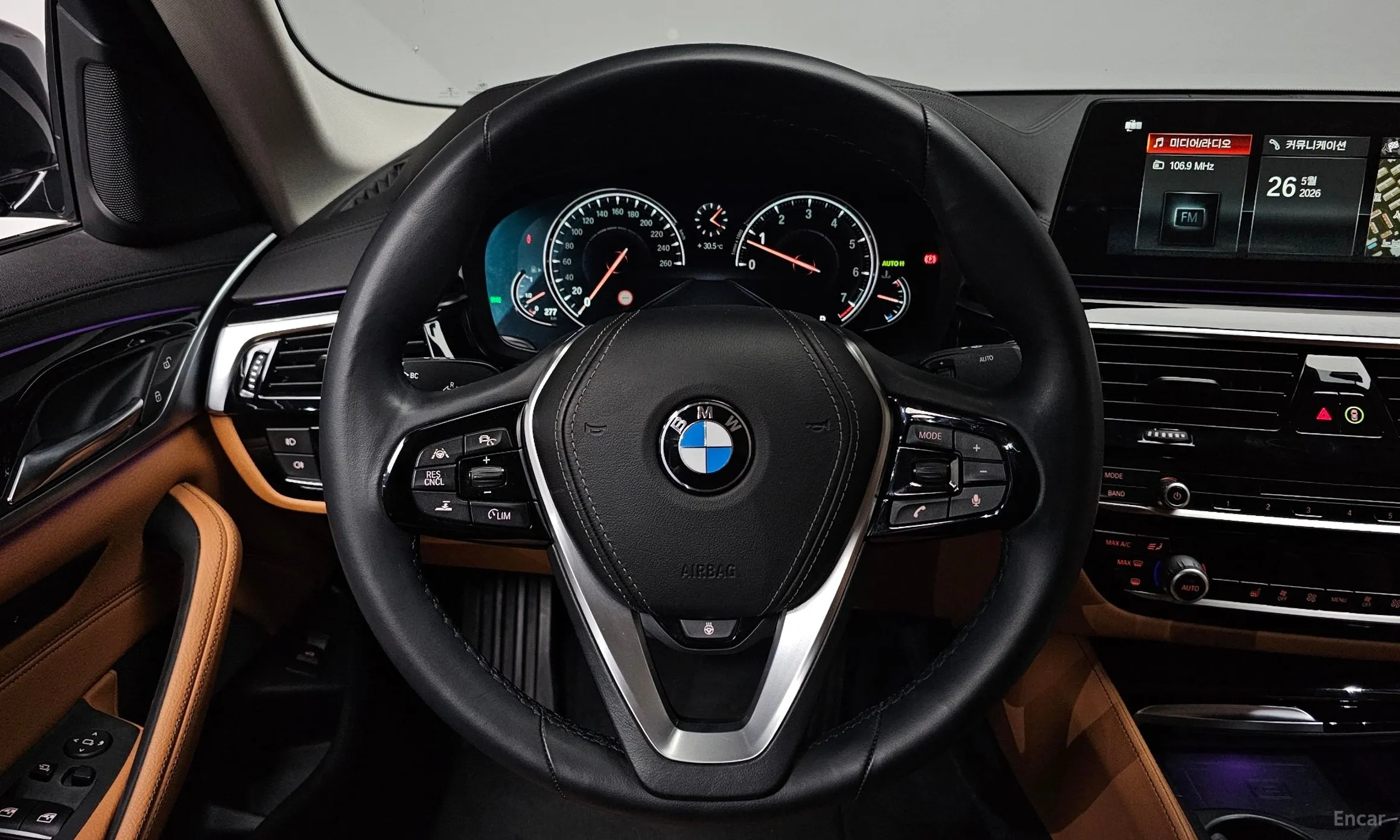 BMW 5 Series (G30) превью 13