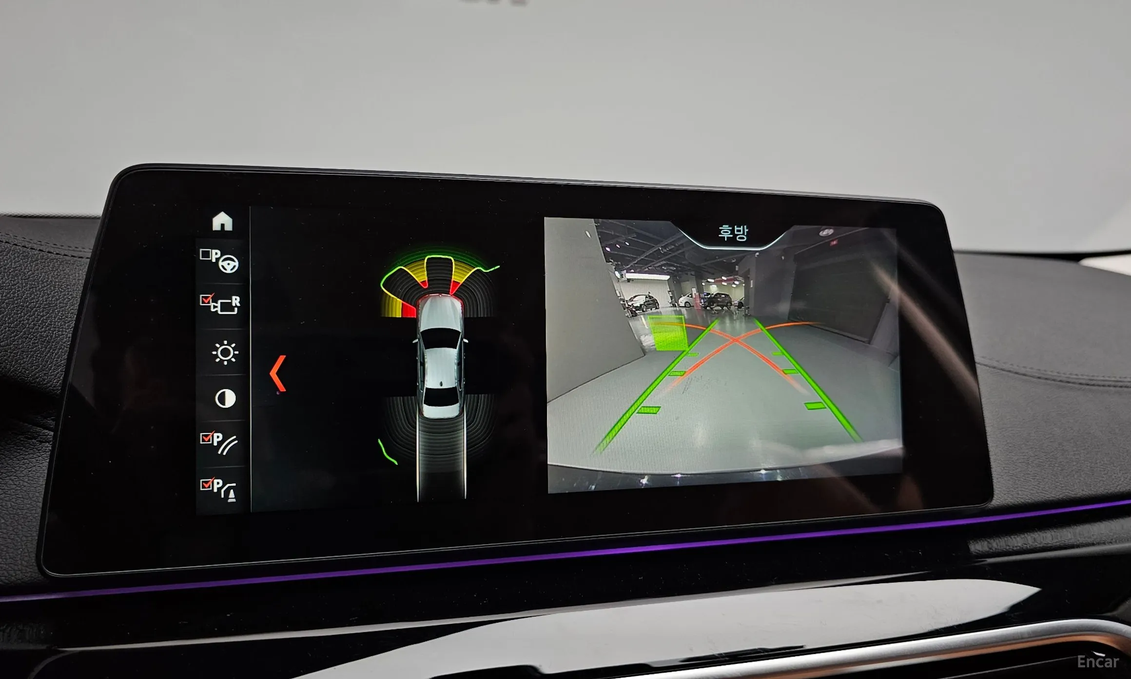 BMW 5 Series (G30) превью 15