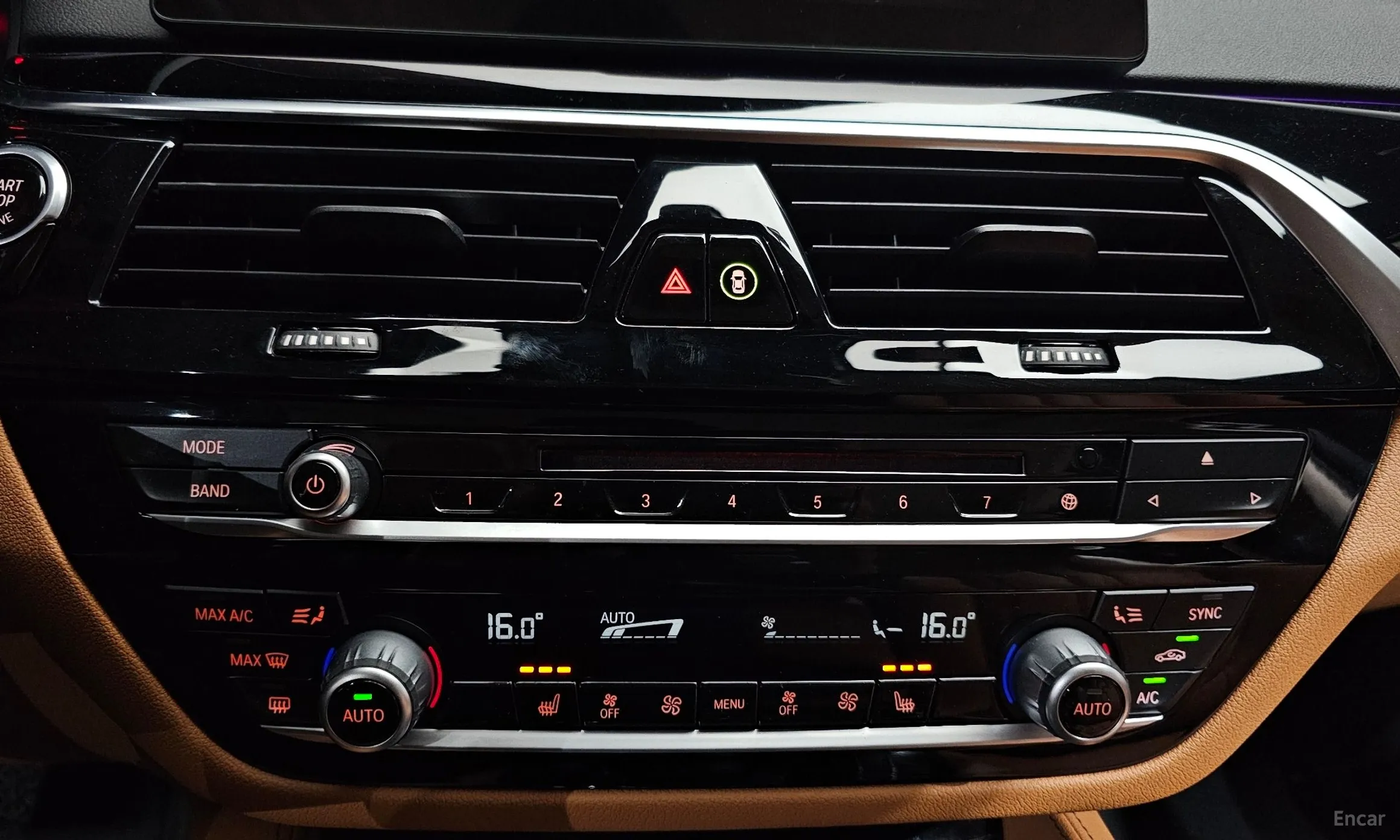 BMW 5 Series (G30) превью 19