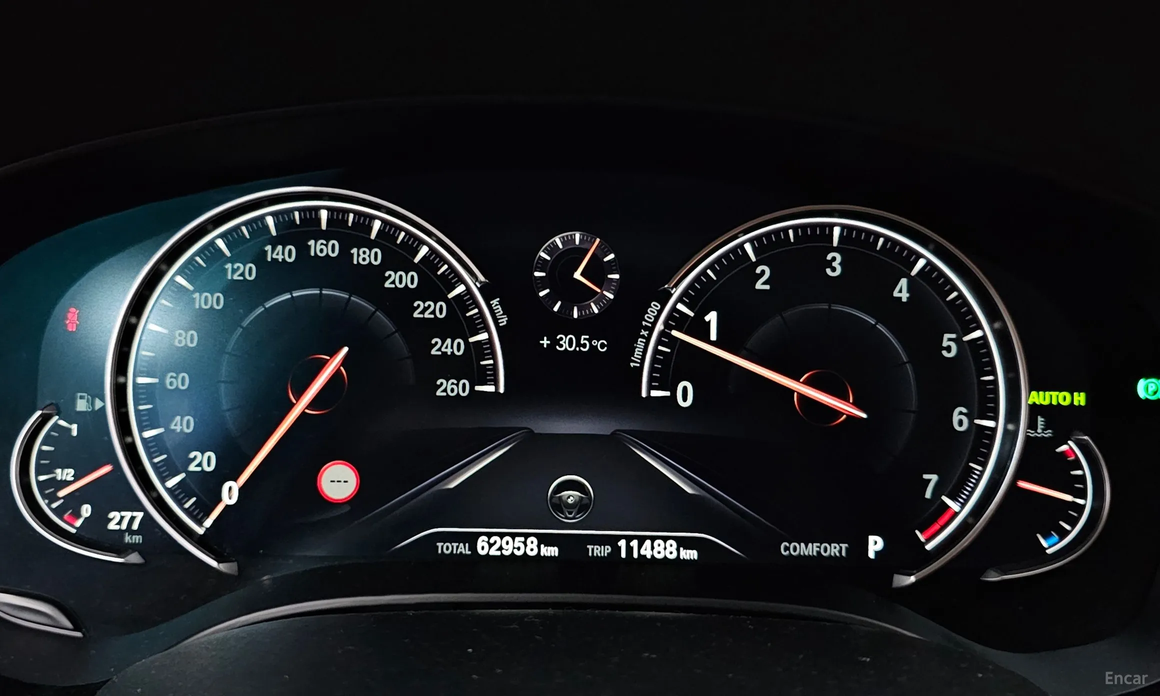 BMW 5 Series (G30) превью 8