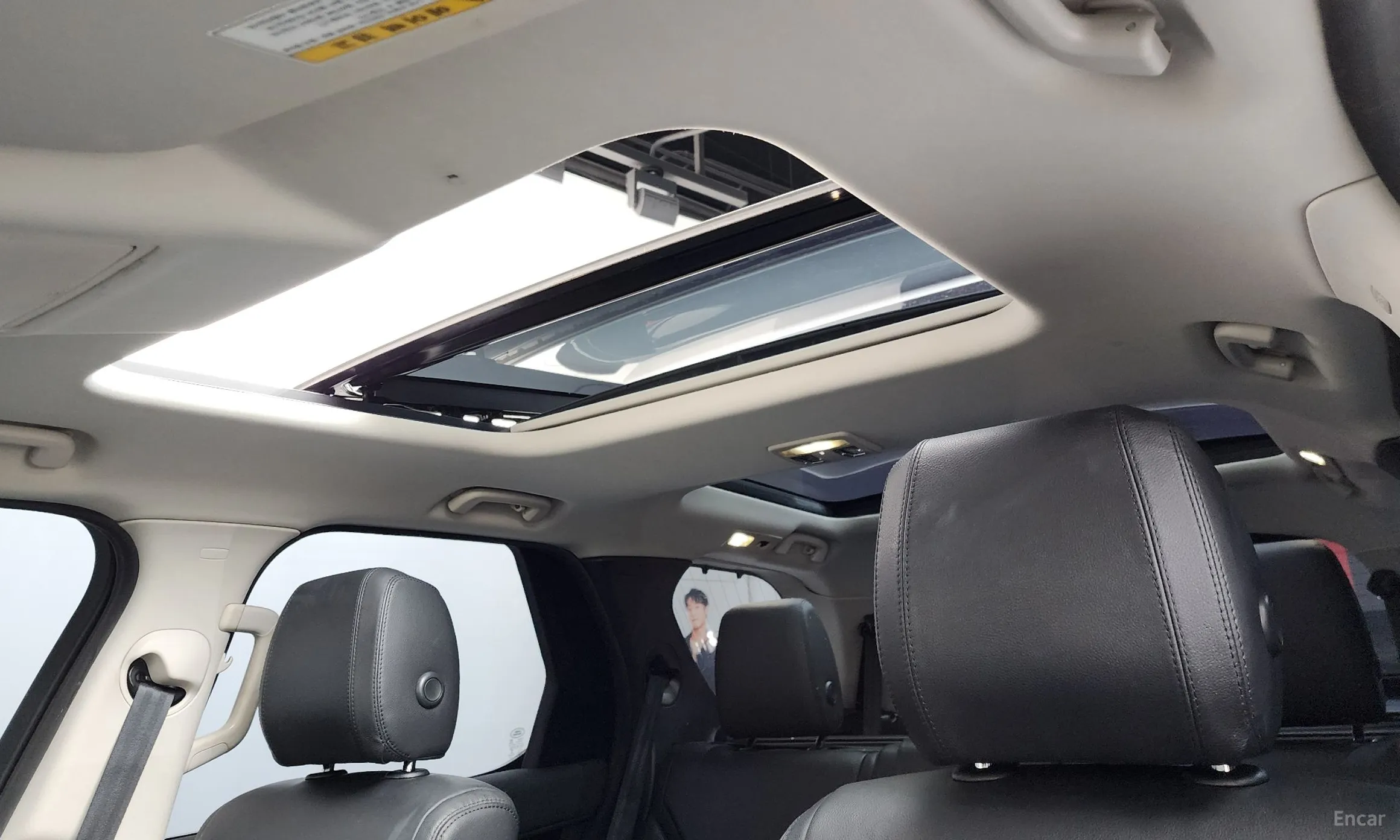 Land Rover Discovery 5 превью 15