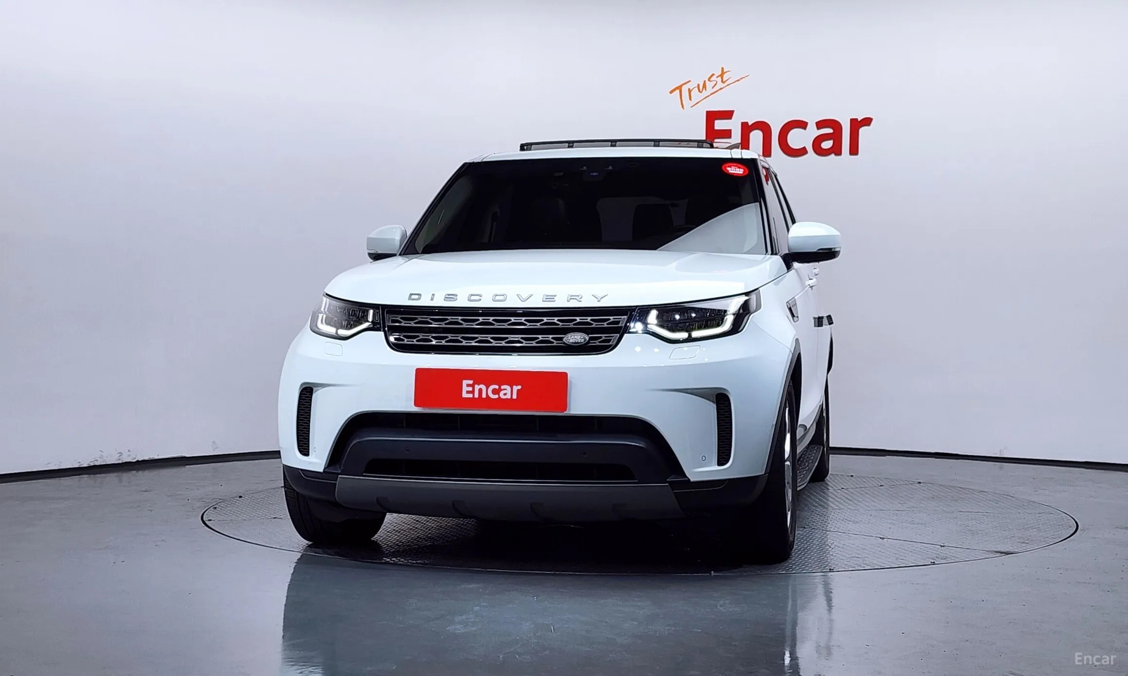 Land Rover Discovery 5 превью 3