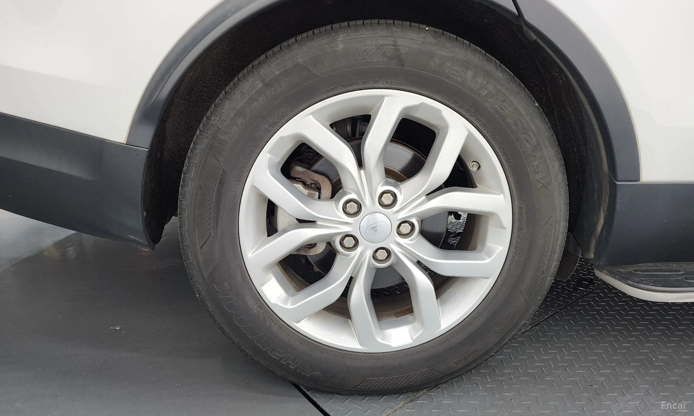 Land Rover Discovery 5 превью 5