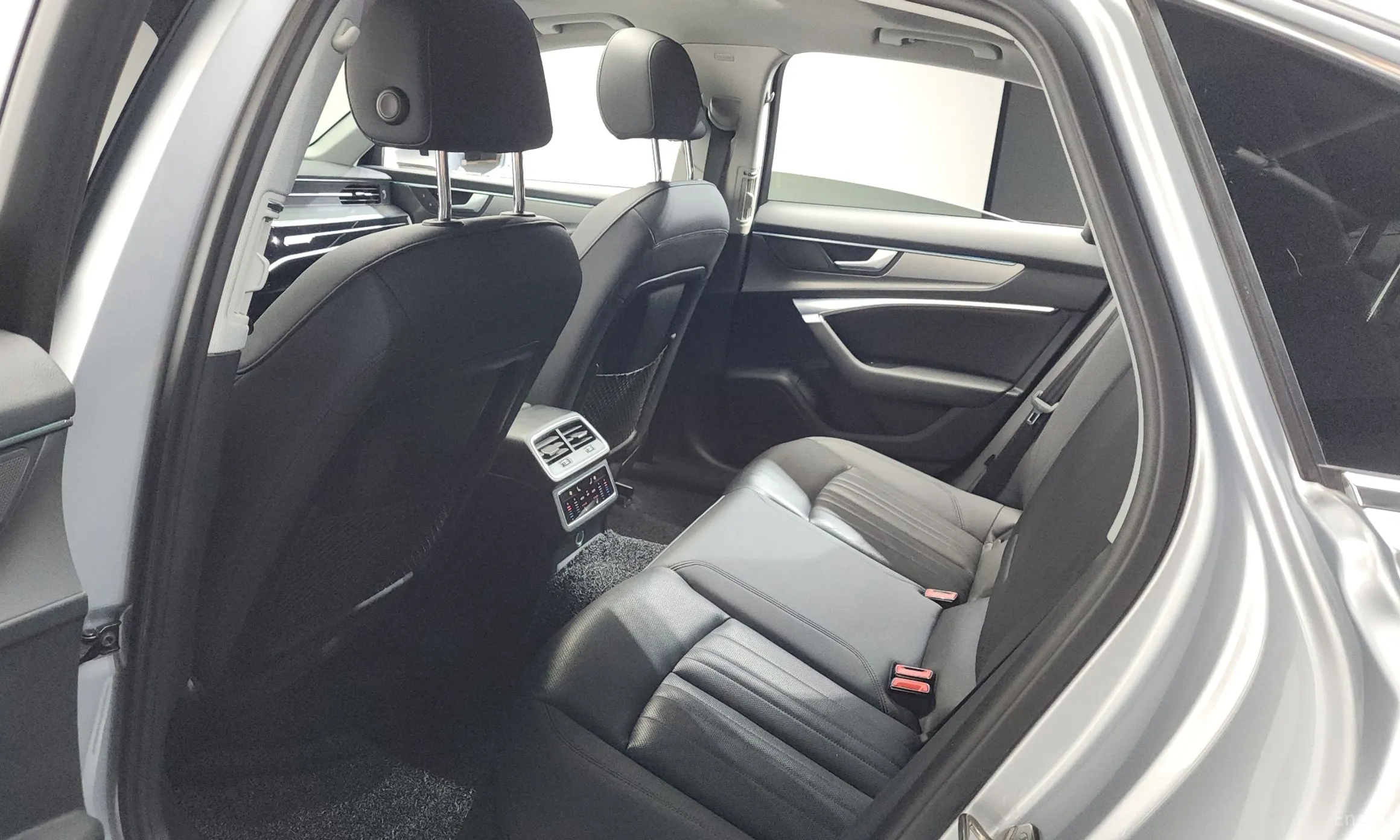 Audi A6 (C8) превью 20