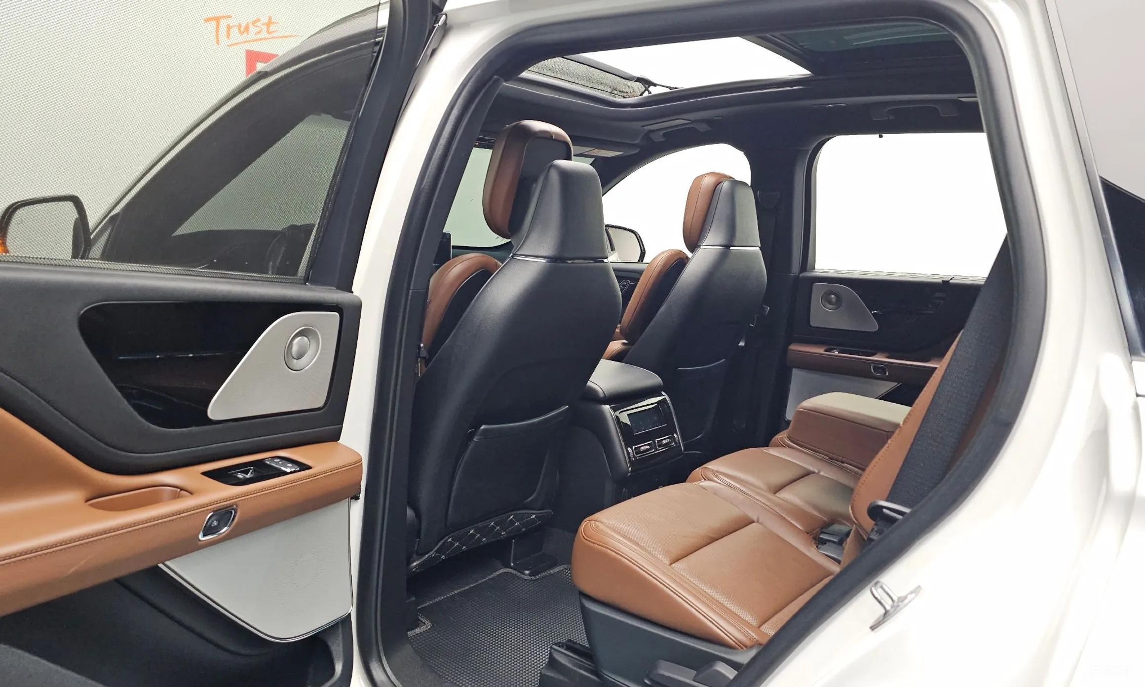 Lincoln Aviator 2nd Generation превью 11