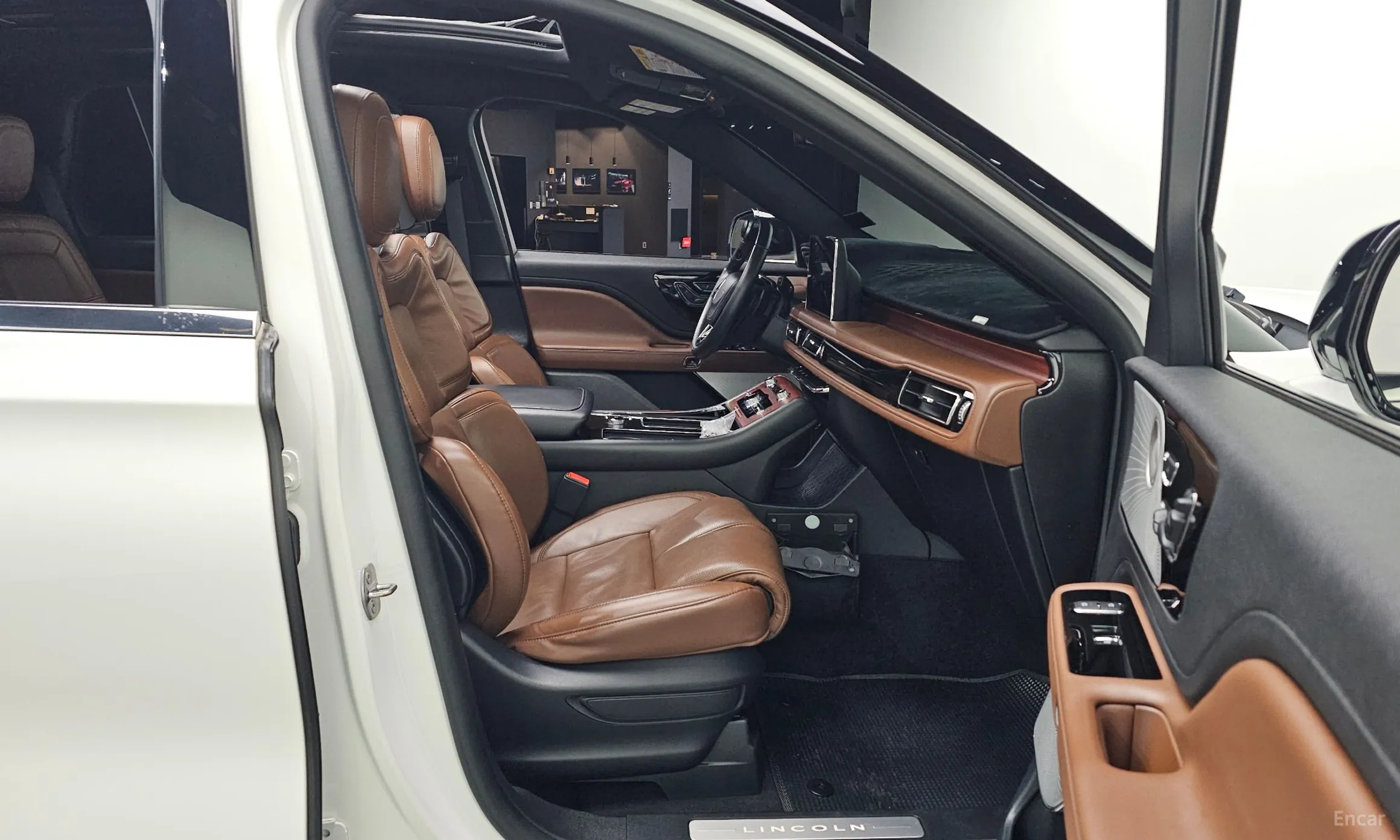 Lincoln Aviator 2nd Generation превью 12