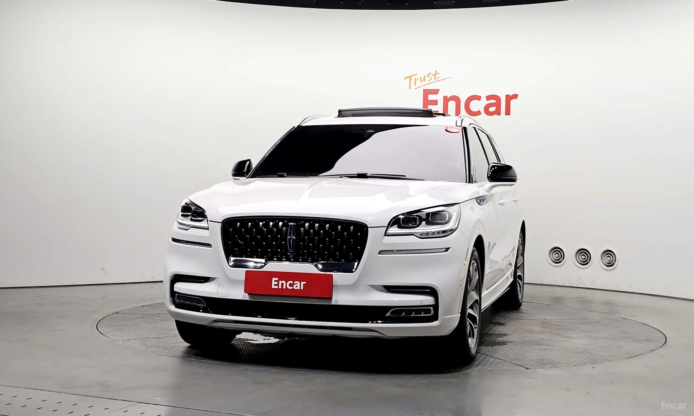 Lincoln Aviator 2nd Generation превью 3