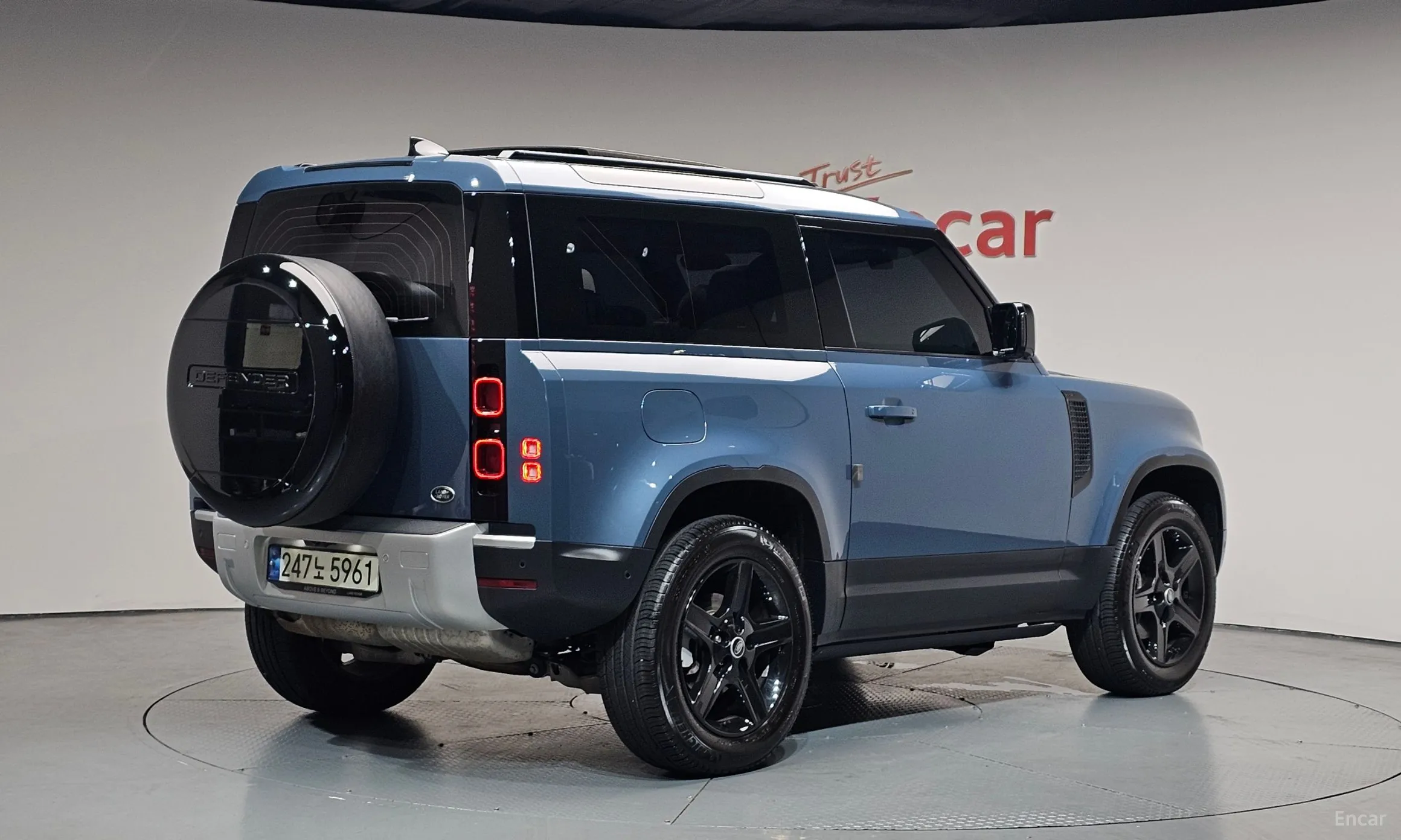 Land Rover Defender (L663)