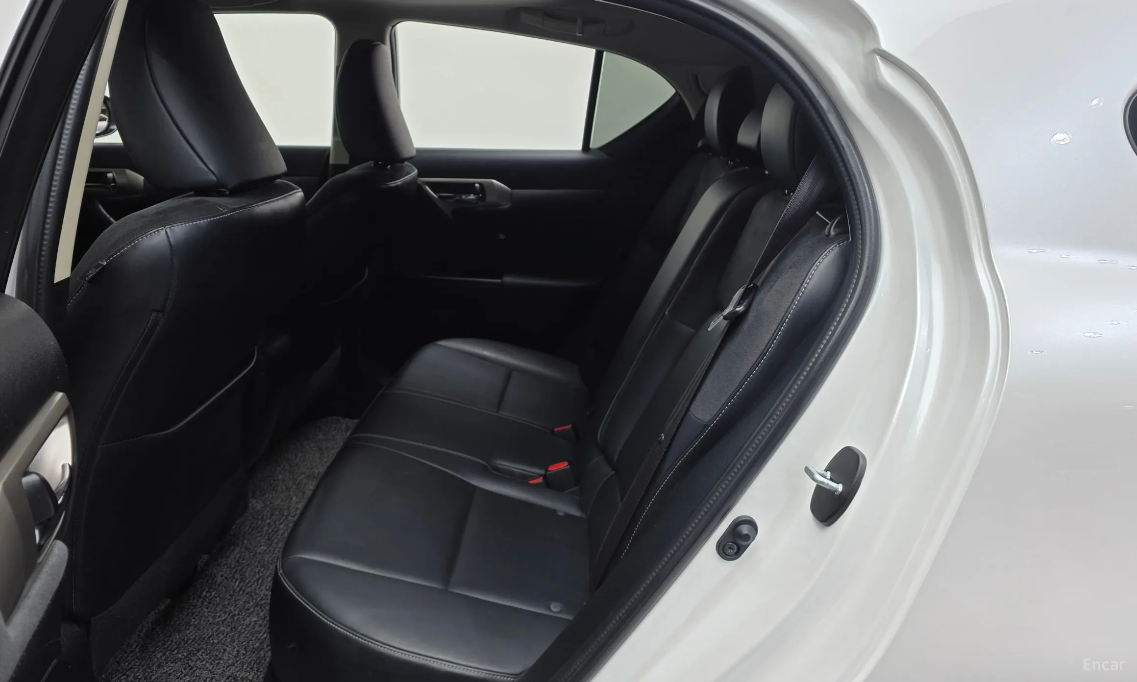 Lexus CT200h превью 12