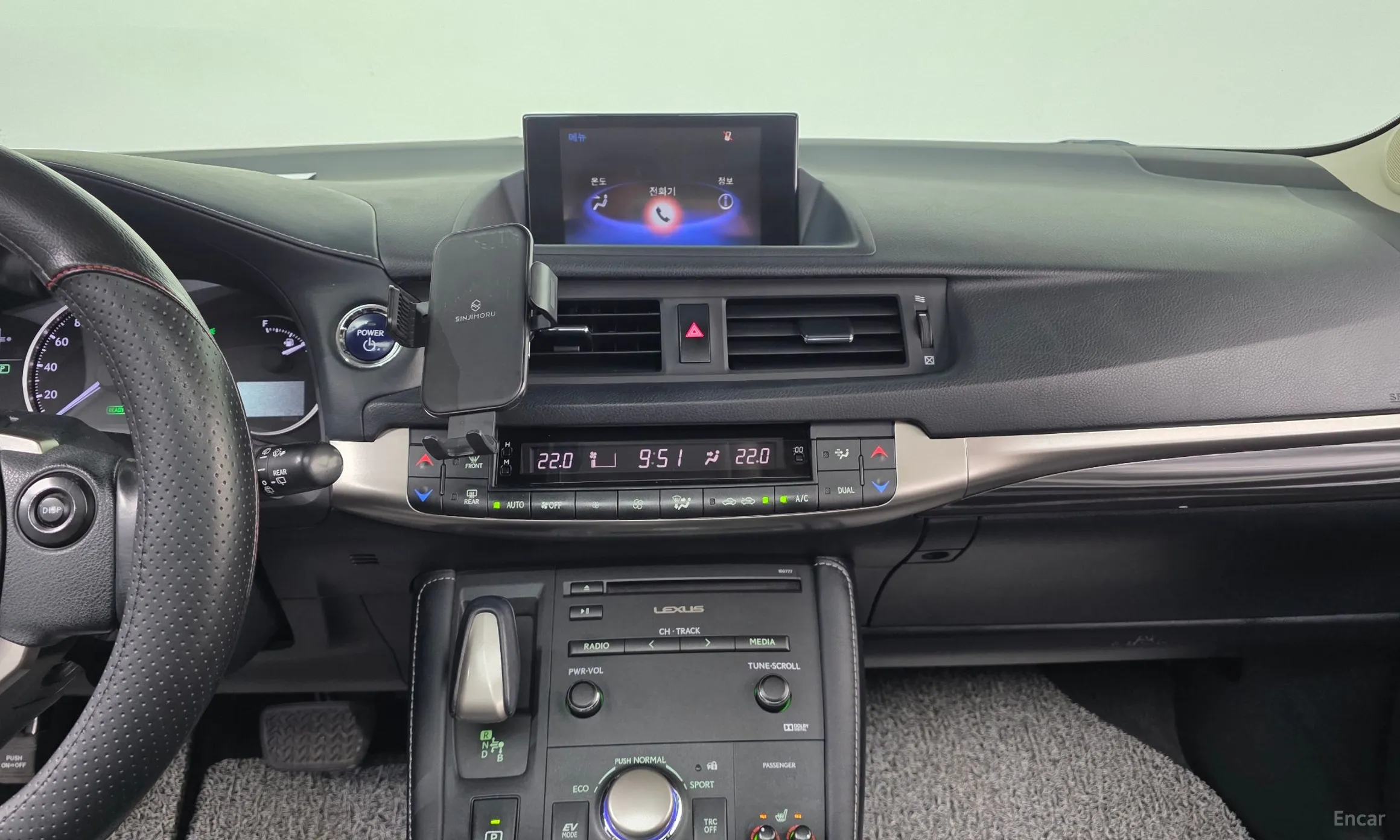 Lexus CT200h превью 14