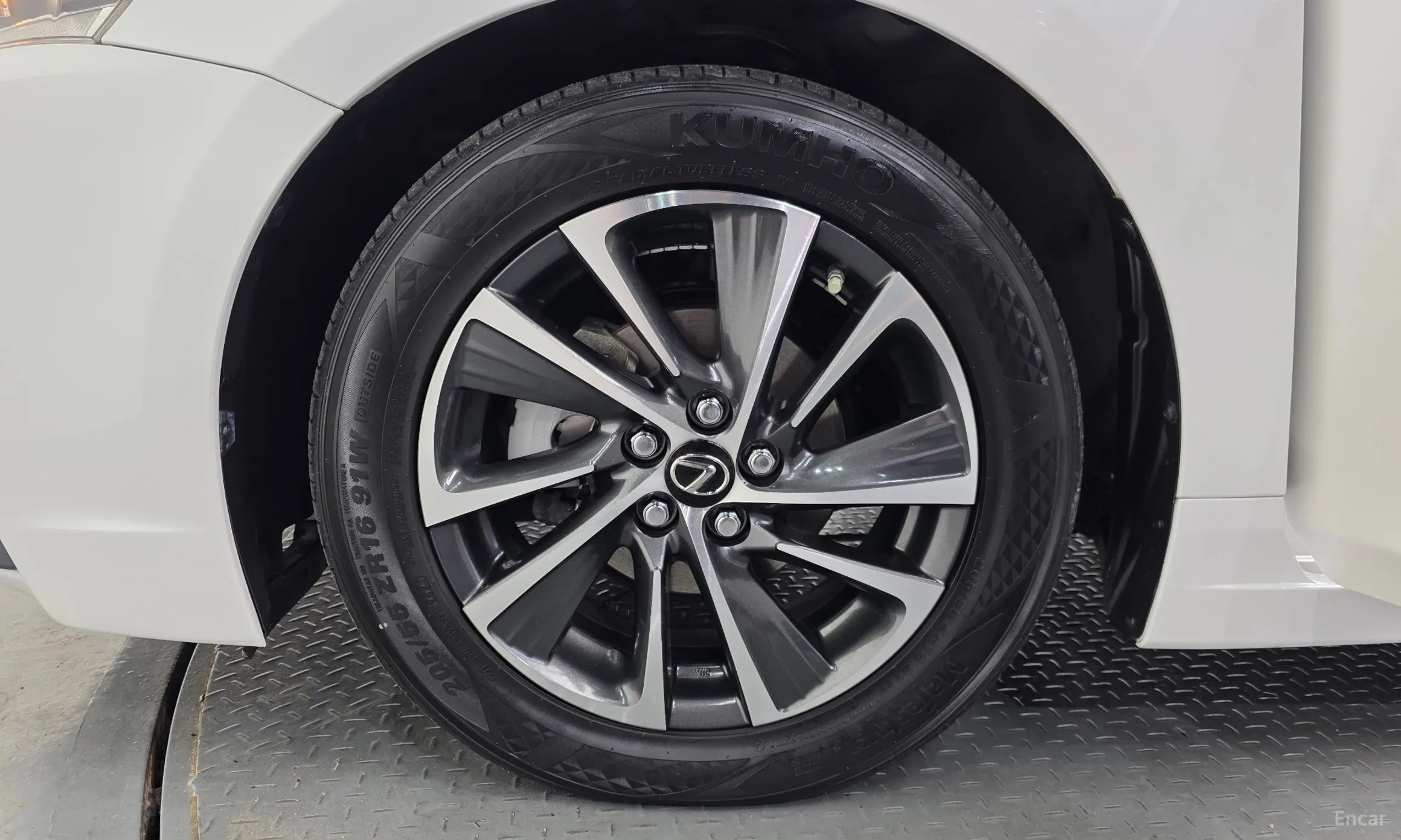 Lexus CT200h превью 5