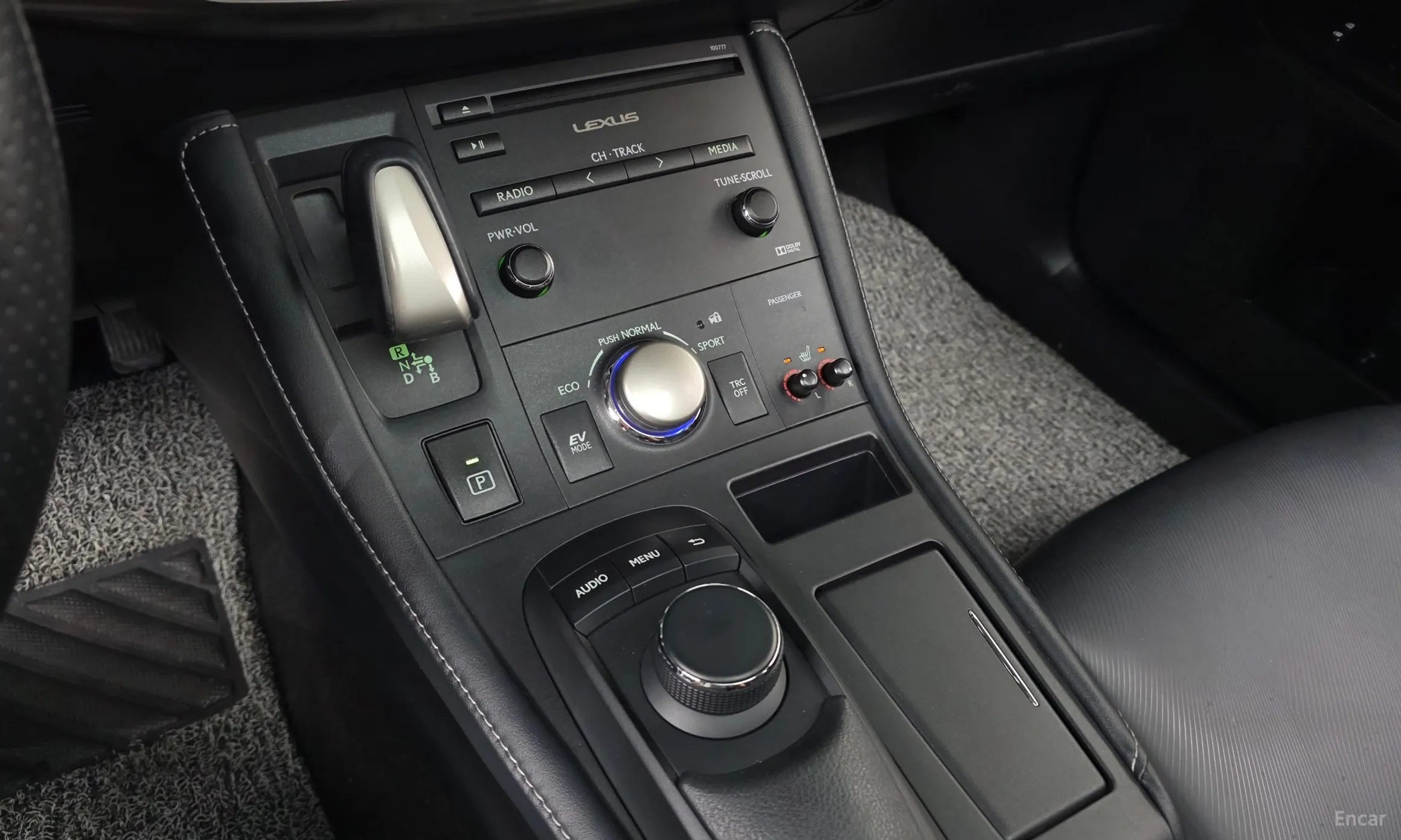 Lexus CT200h превью 9