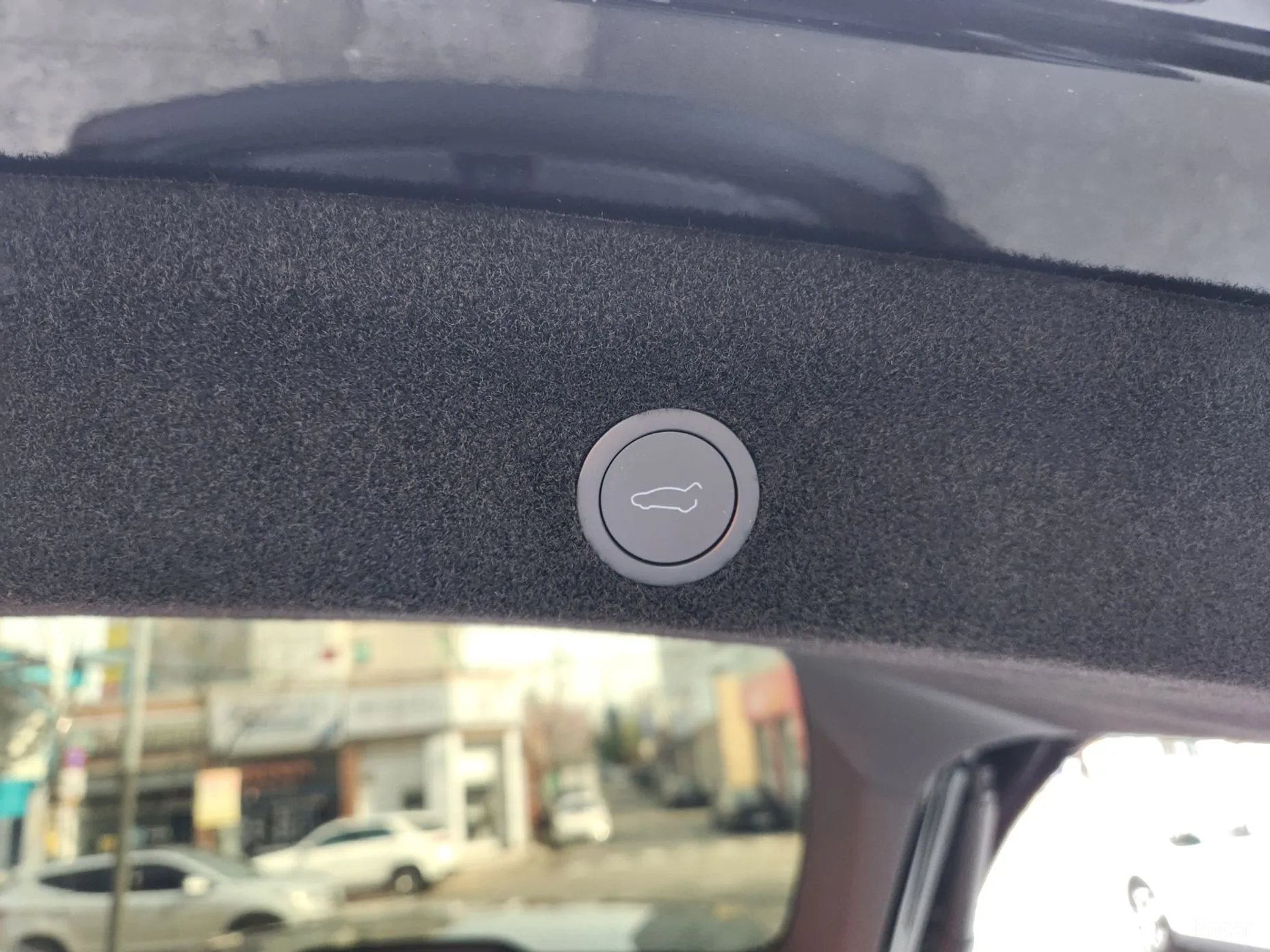 Tesla Model Y превью 18