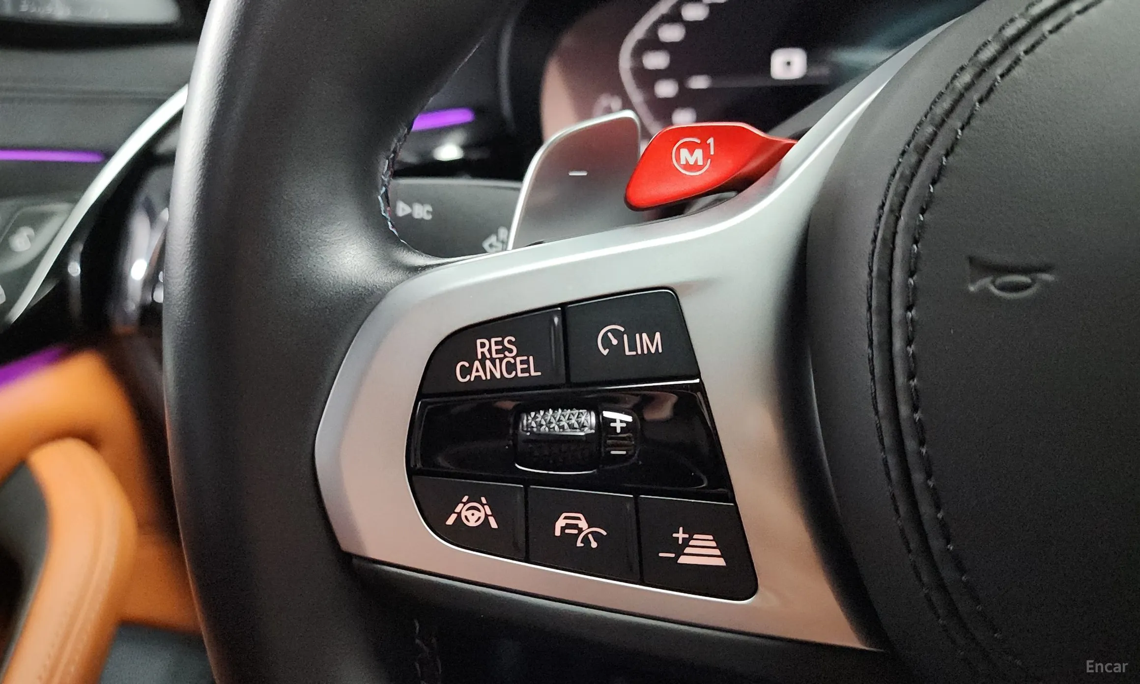 BMW M5 (F90) превью 15