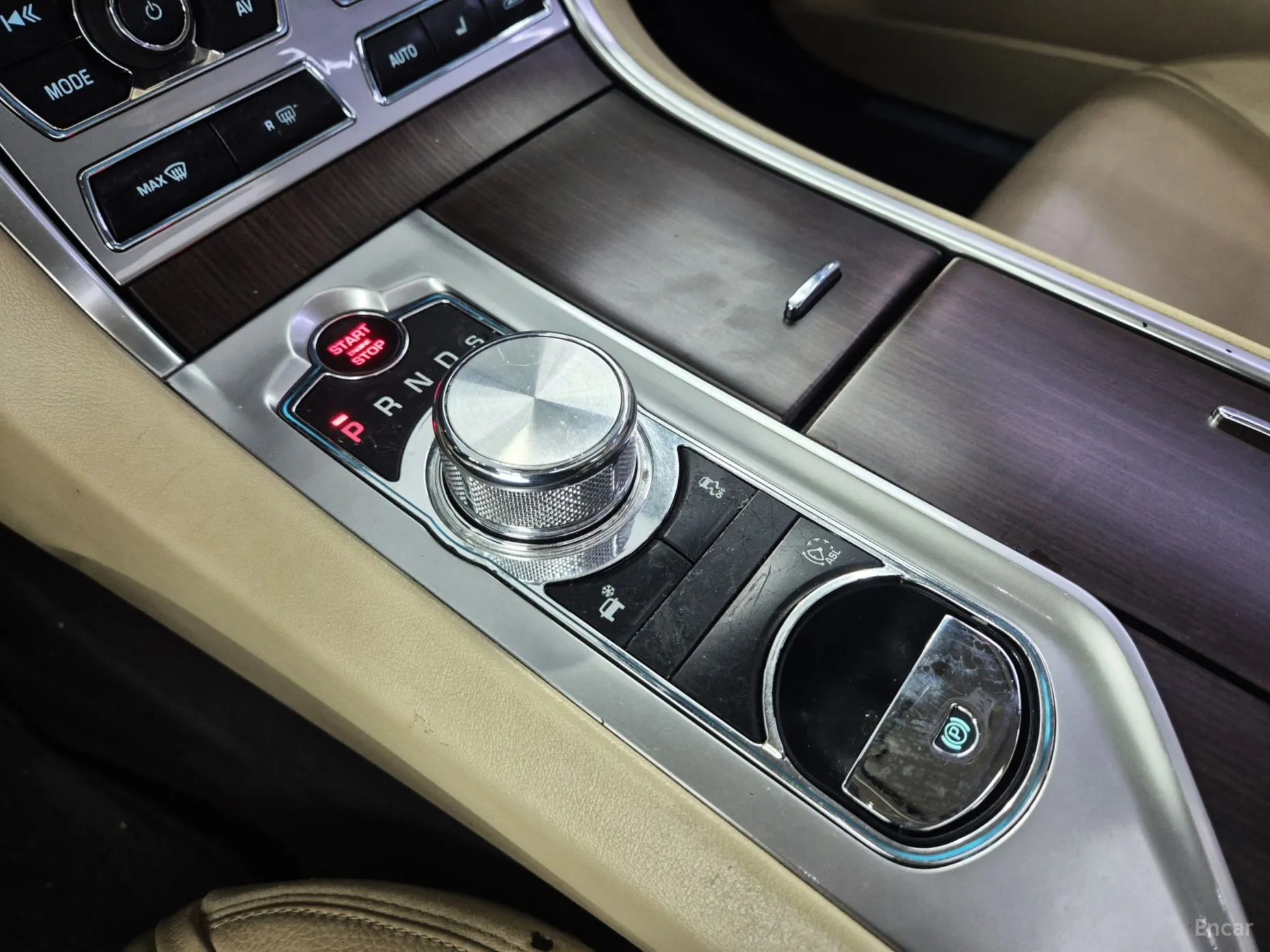 Jaguar New XF превью 15