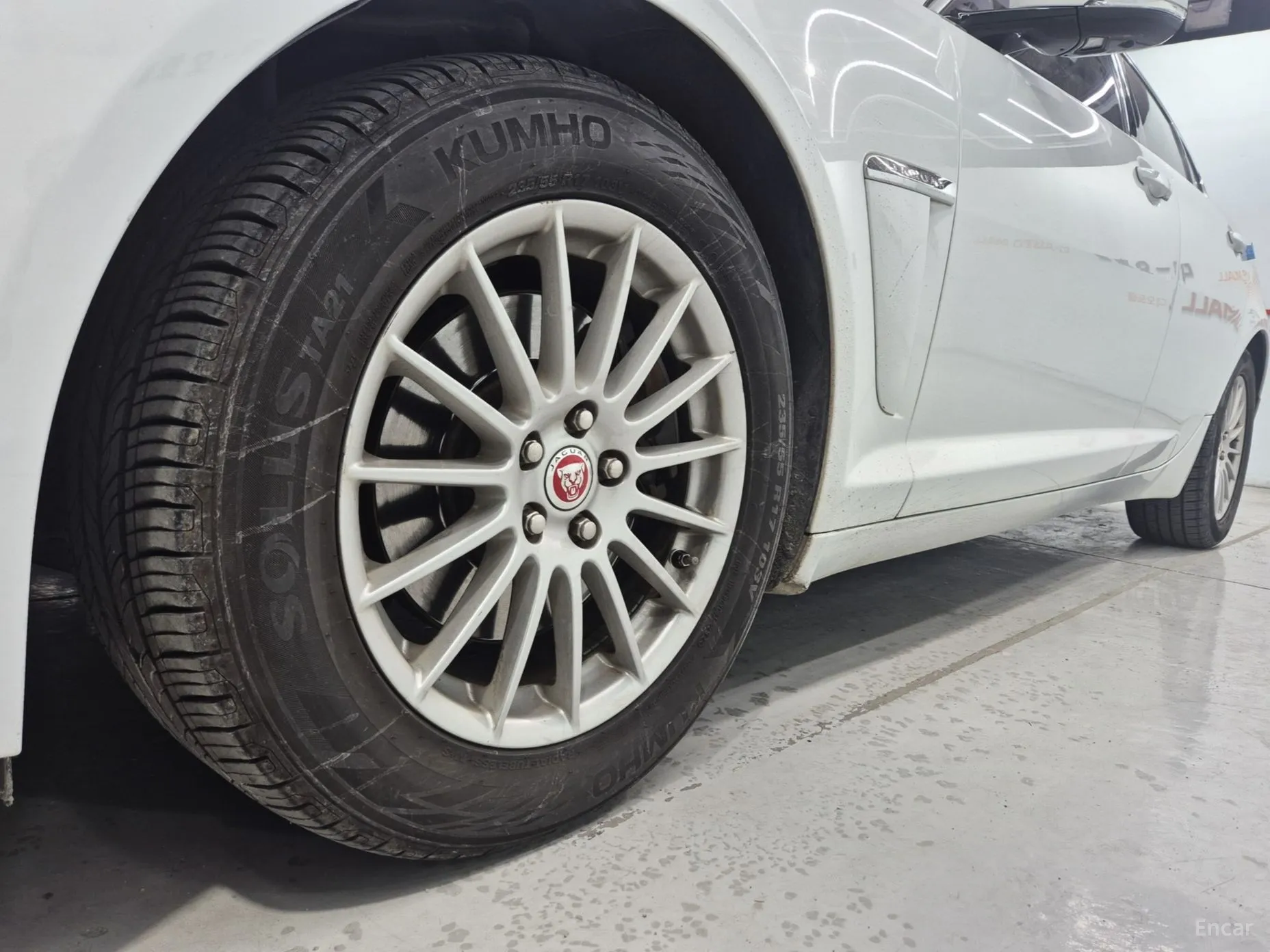 Jaguar New XF превью 20