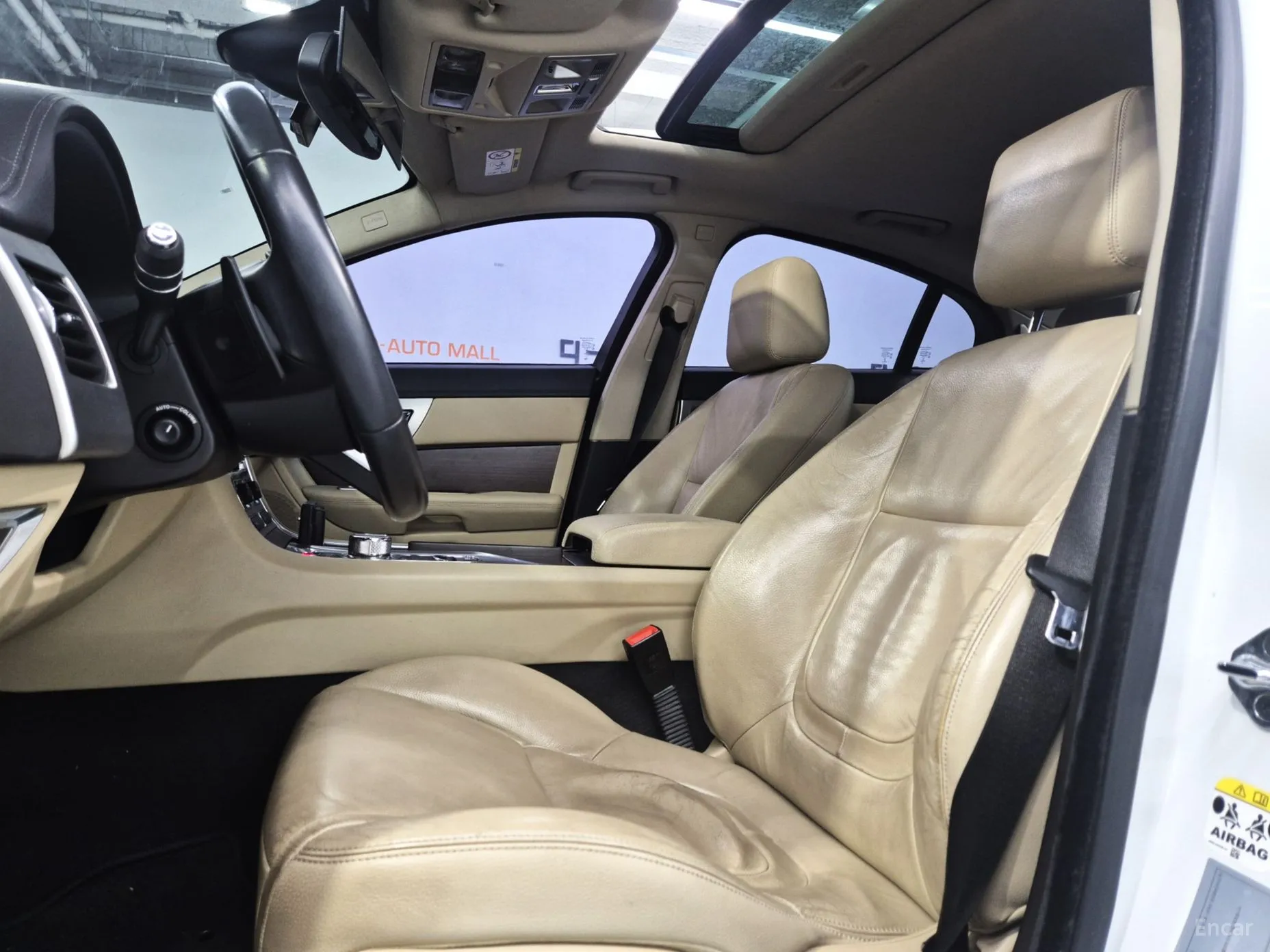 Jaguar New XF превью 9