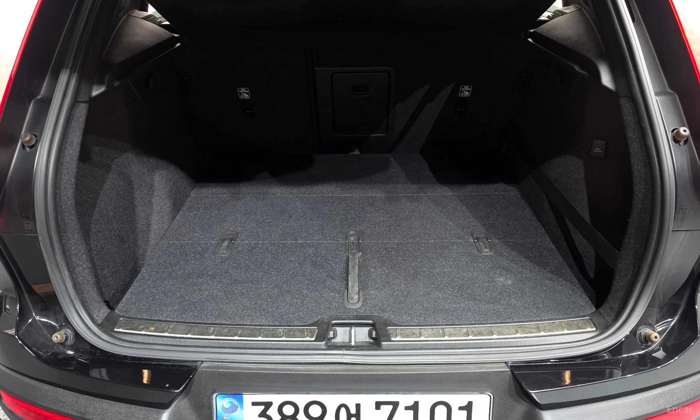 Volvo XC40 превью 19