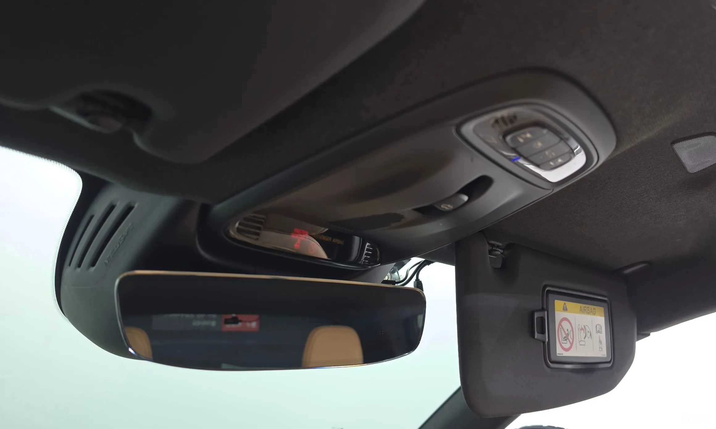 Volvo XC40 превью 20