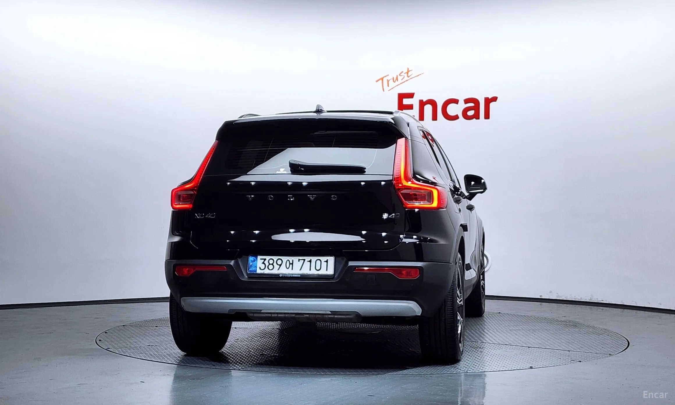 Volvo XC40 превью 4