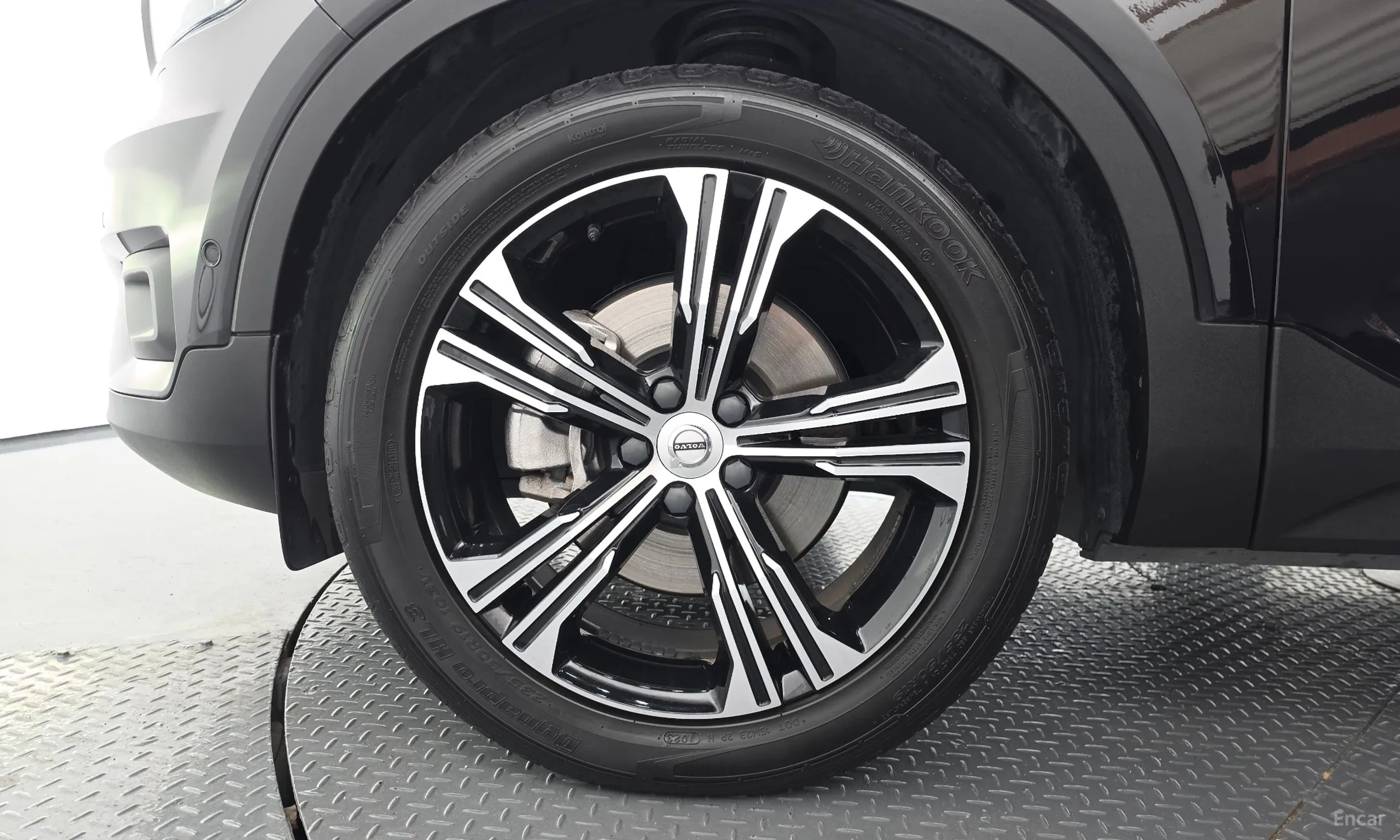 Volvo XC40 превью 5