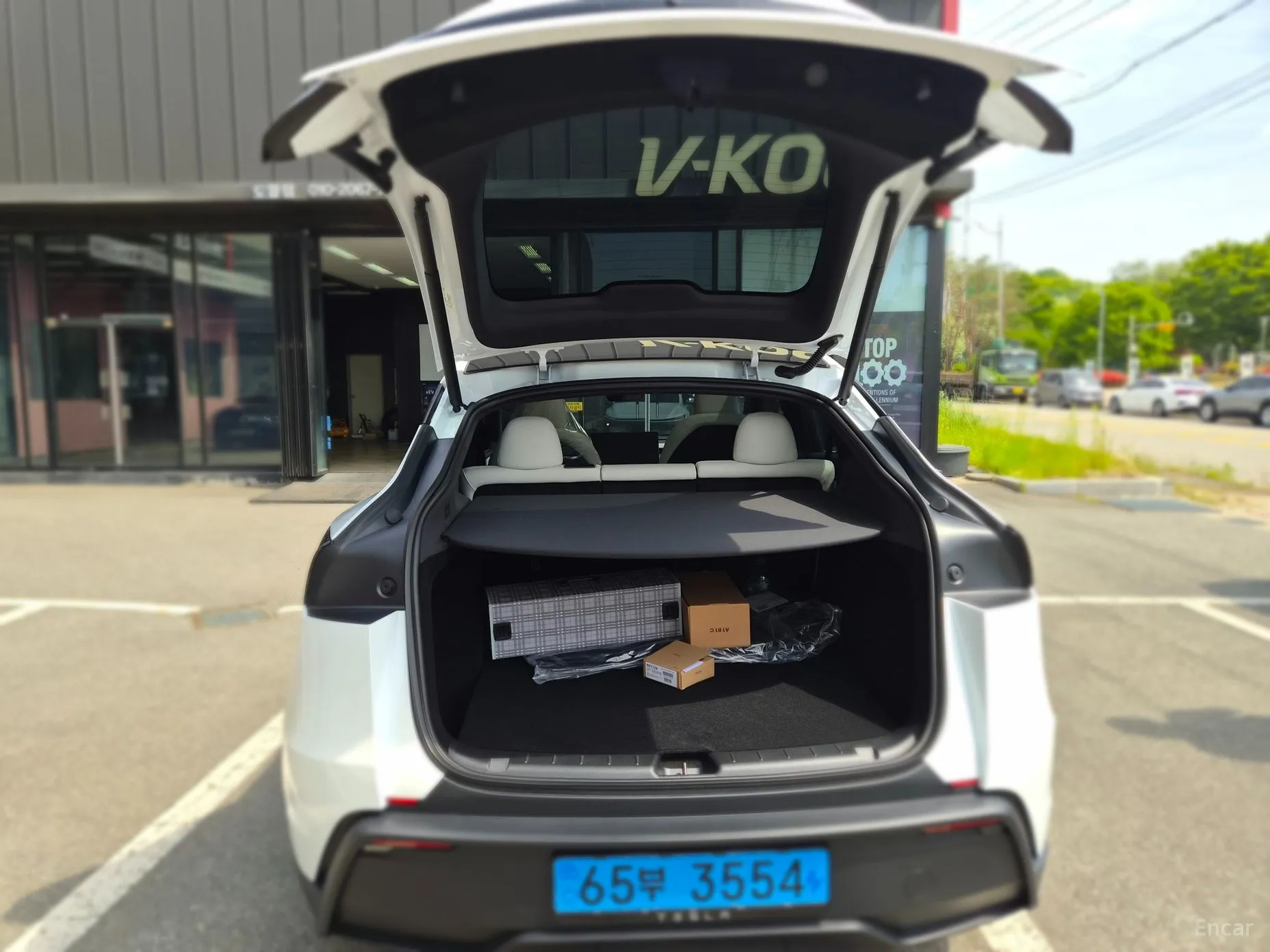 Tesla Model Y превью 16