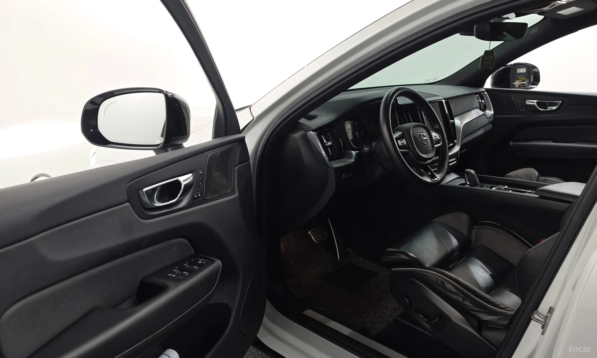 Volvo XC60 Gen 2 превью 10