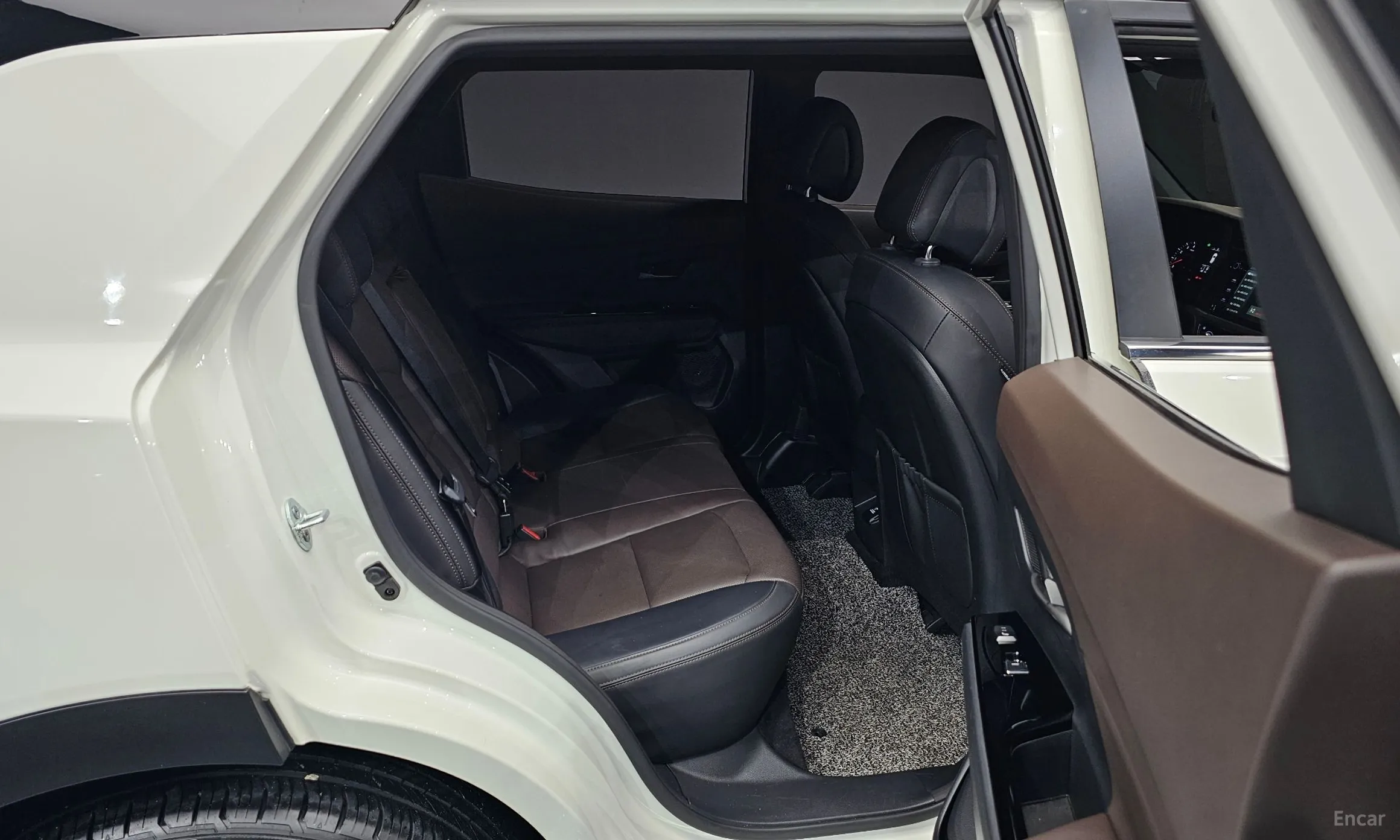 KG Mobility (SsangYong) Beautiful Korando превью 11