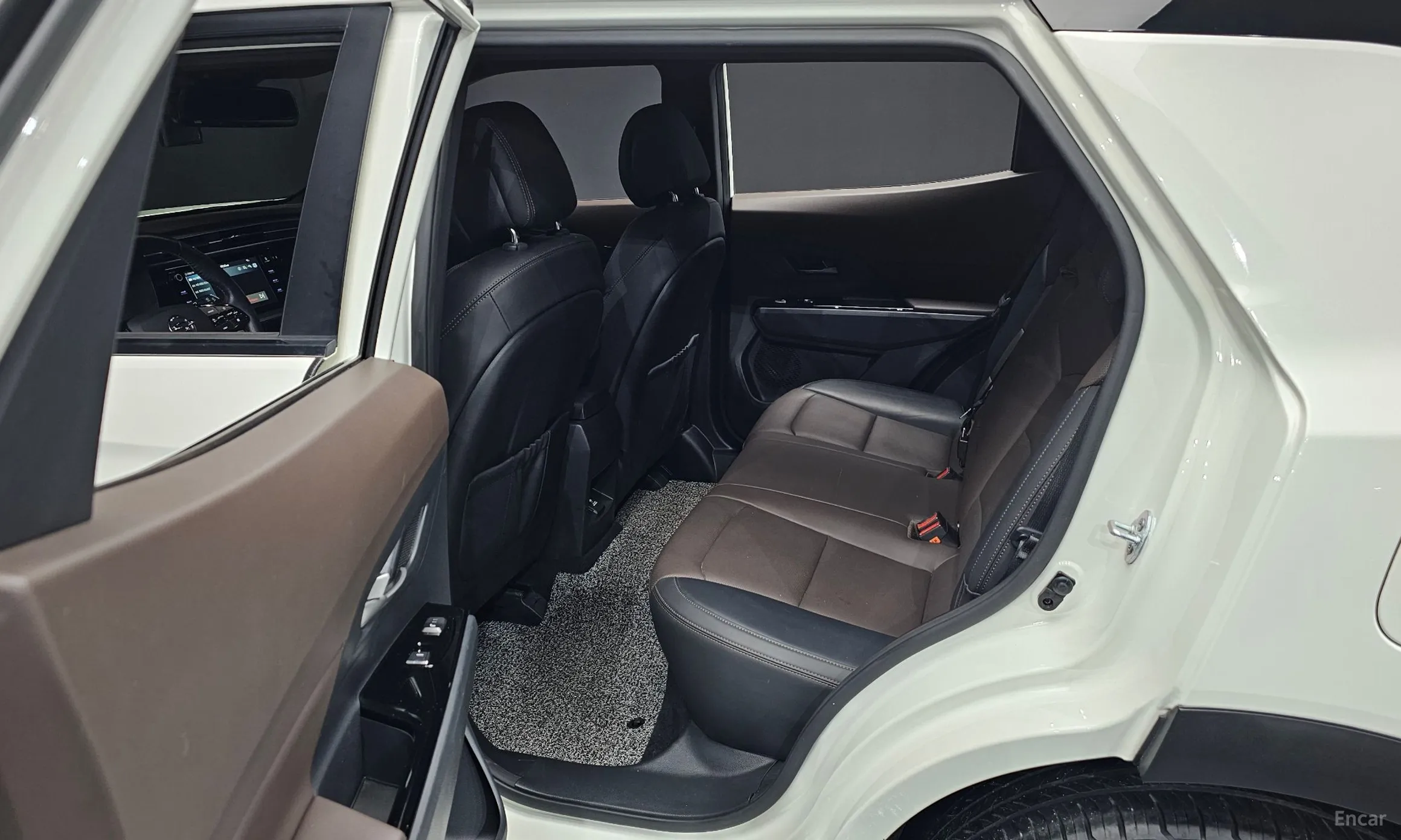 KG Mobility (SsangYong) Beautiful Korando превью 12