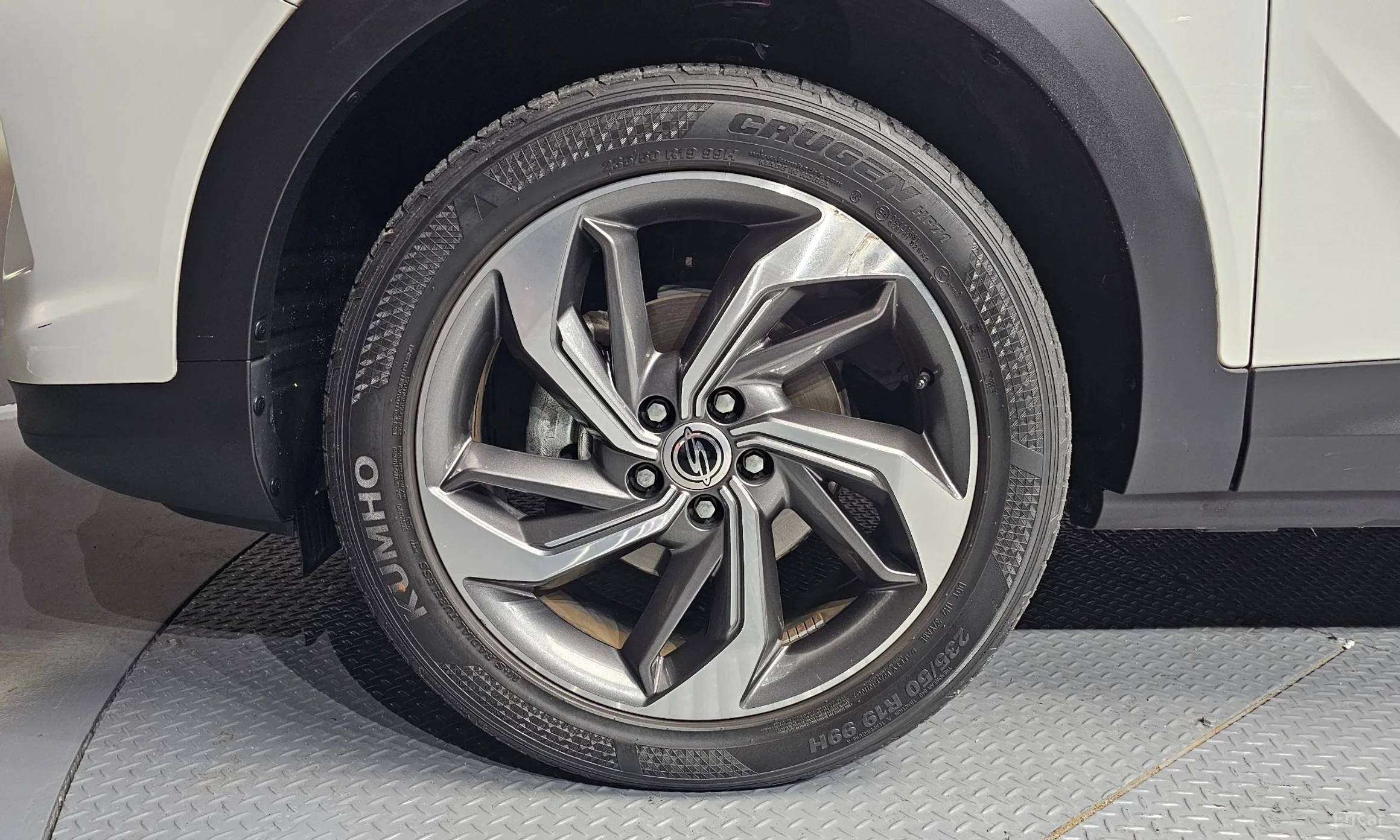 KG Mobility (SsangYong) Beautiful Korando превью 5