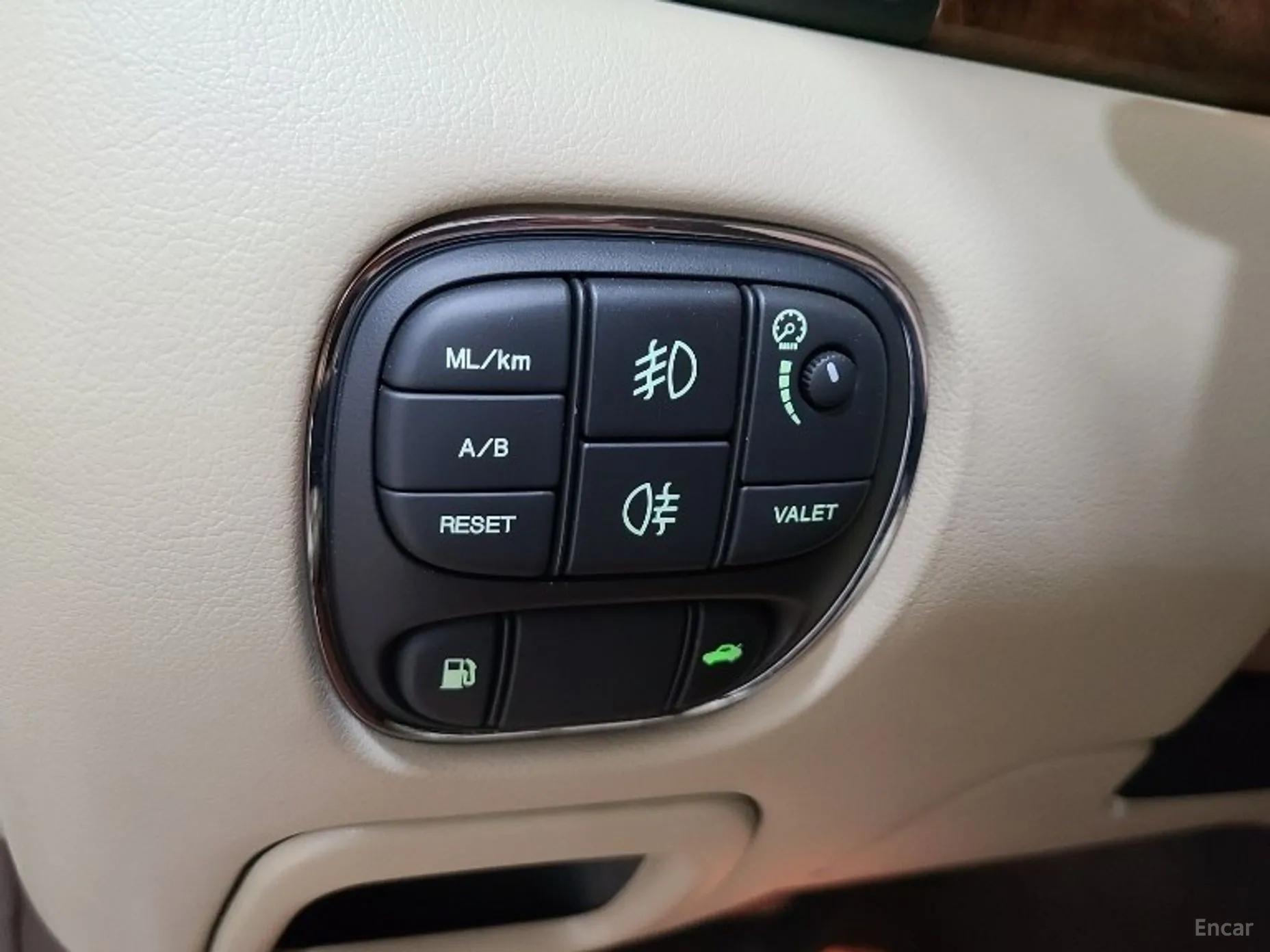 Jaguar New XJ превью 10