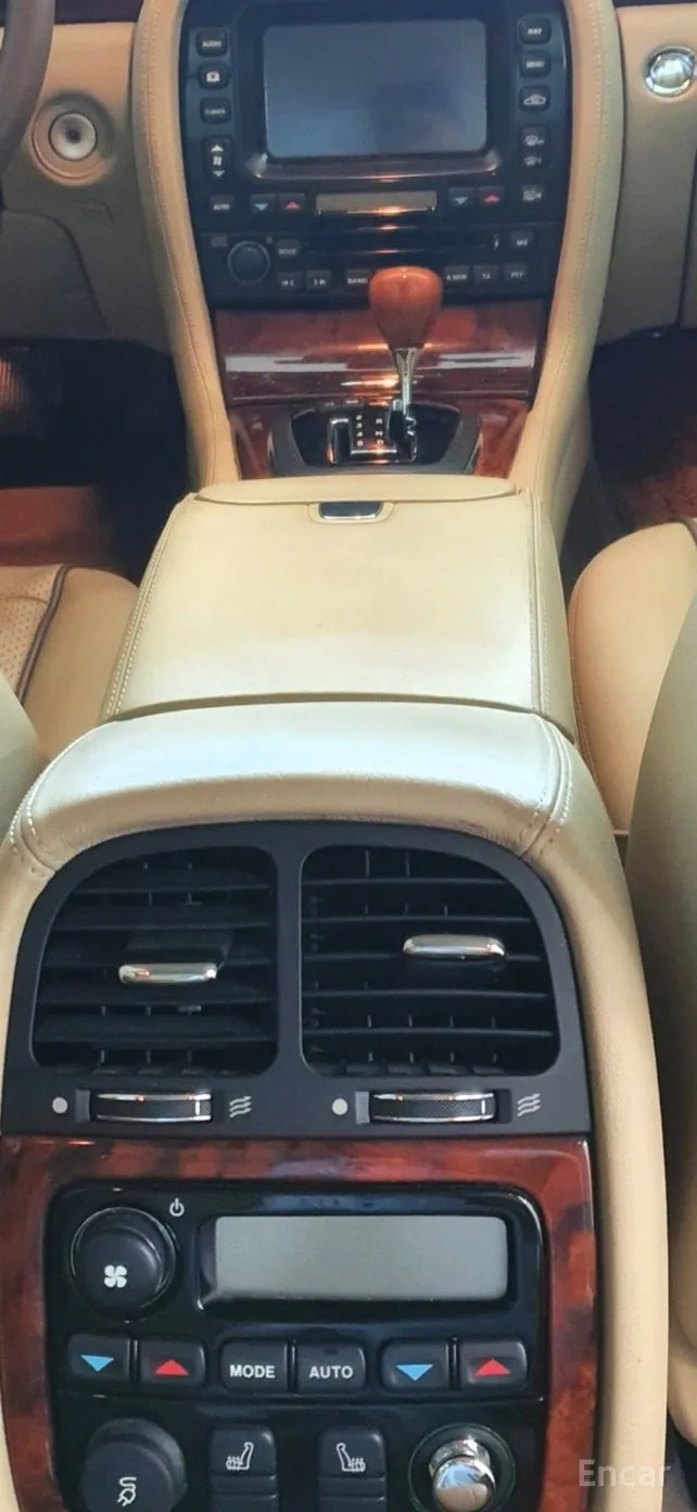 Jaguar New XJ превью 14