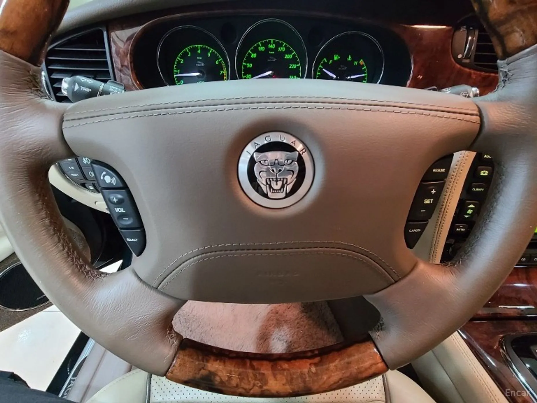 Jaguar New XJ превью 8