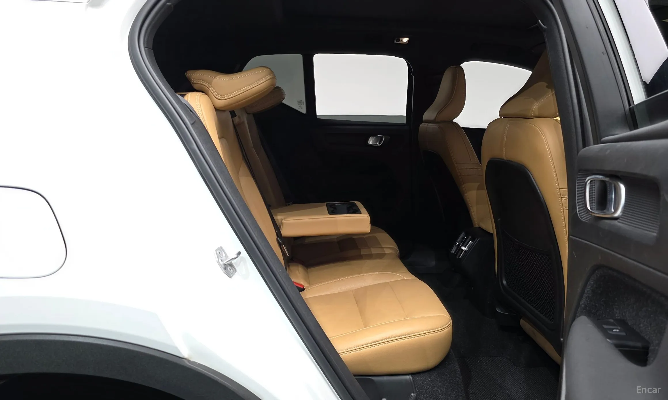 Volvo XC40 превью 11