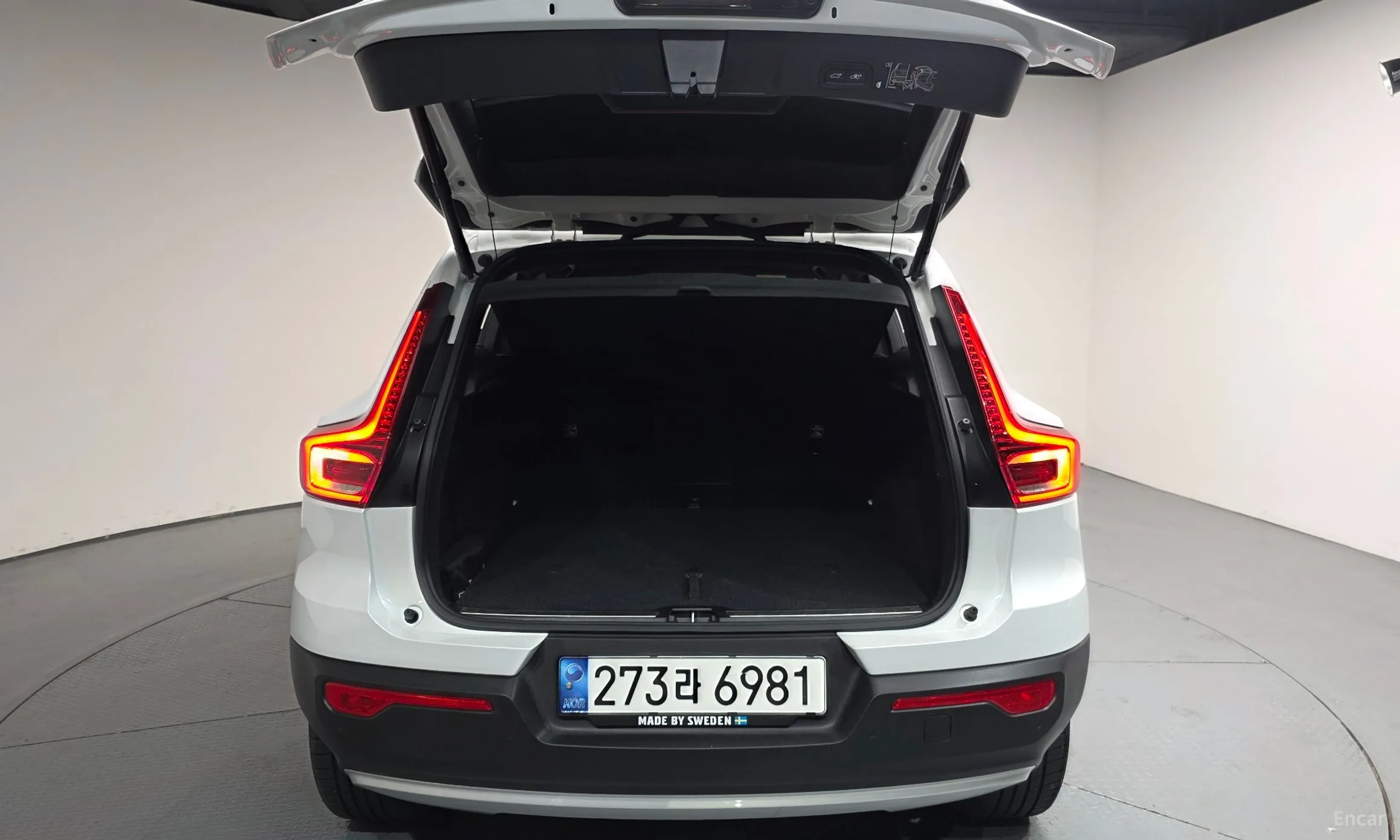 Volvo XC40 превью 20