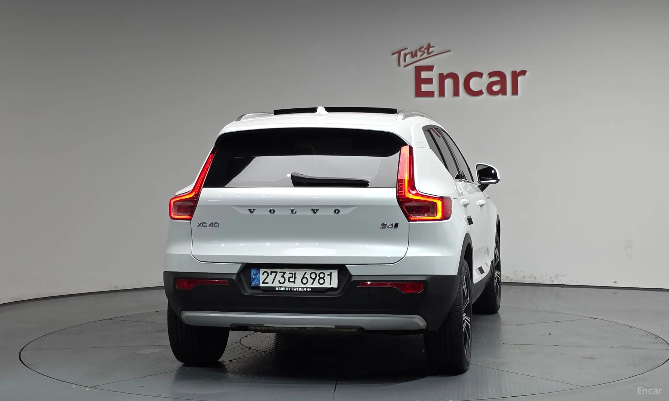 Volvo XC40 превью 4