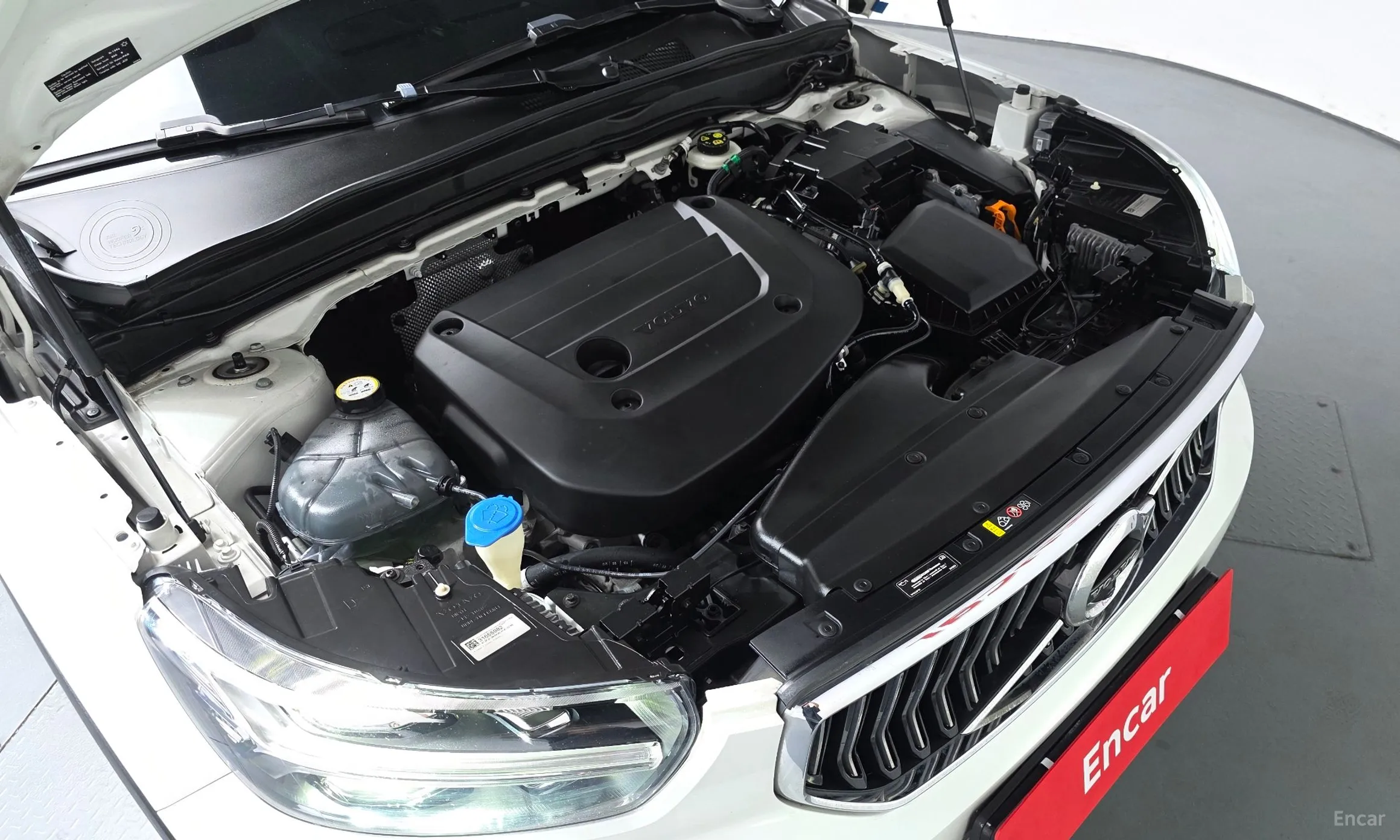 Volvo XC40 превью 6