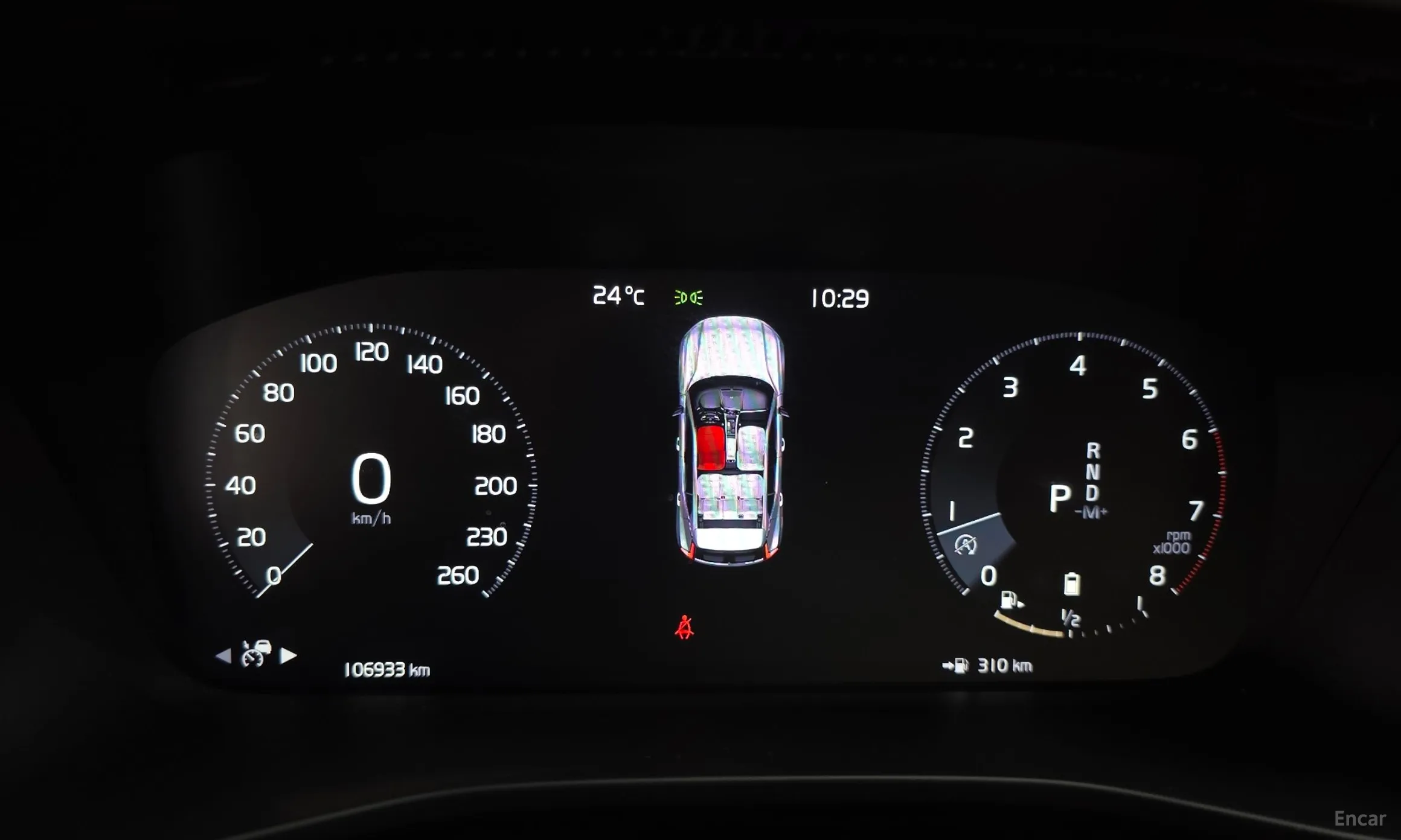 Volvo XC40 превью 8