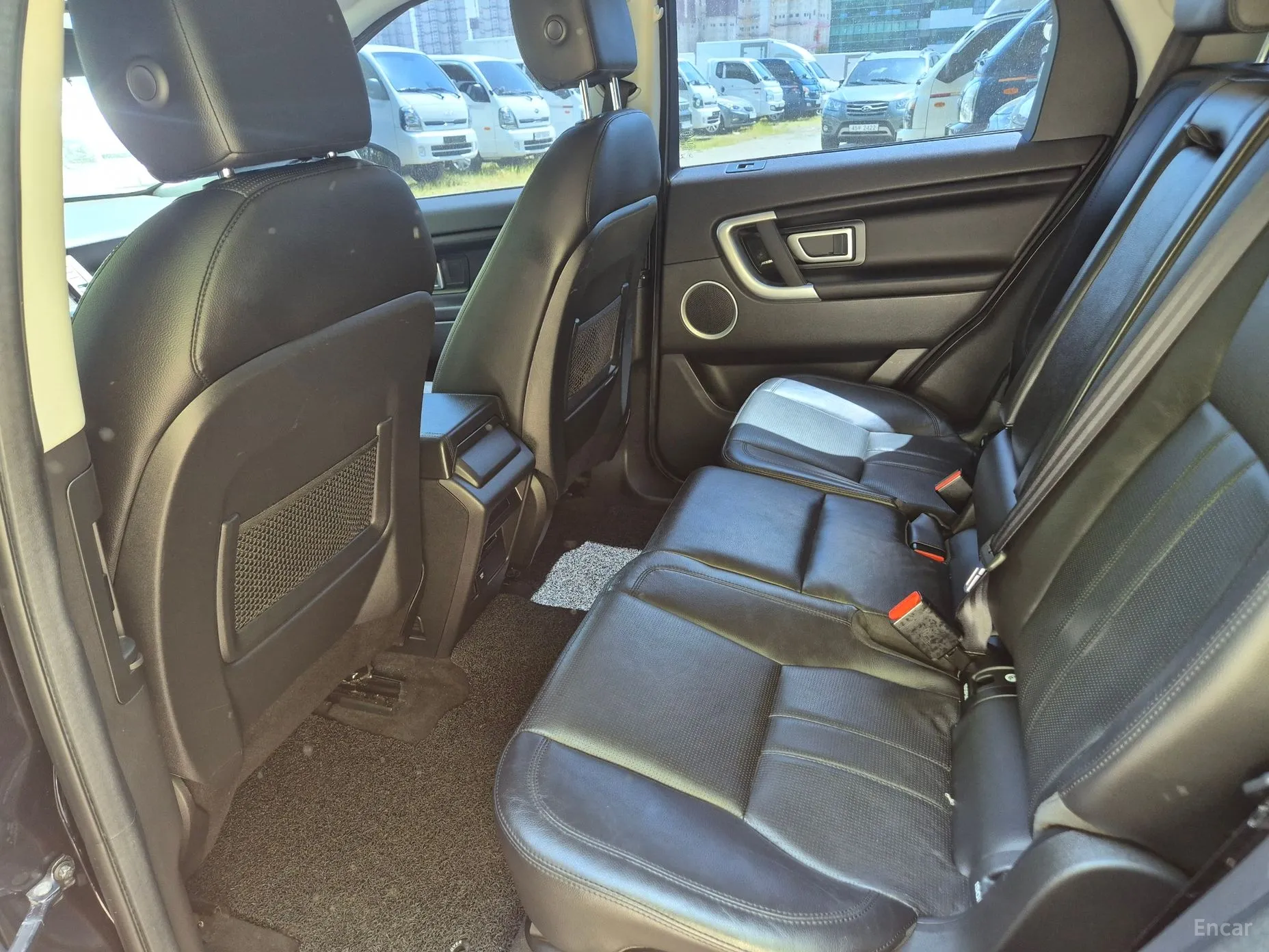 Land Rover Discovery Sports превью 12