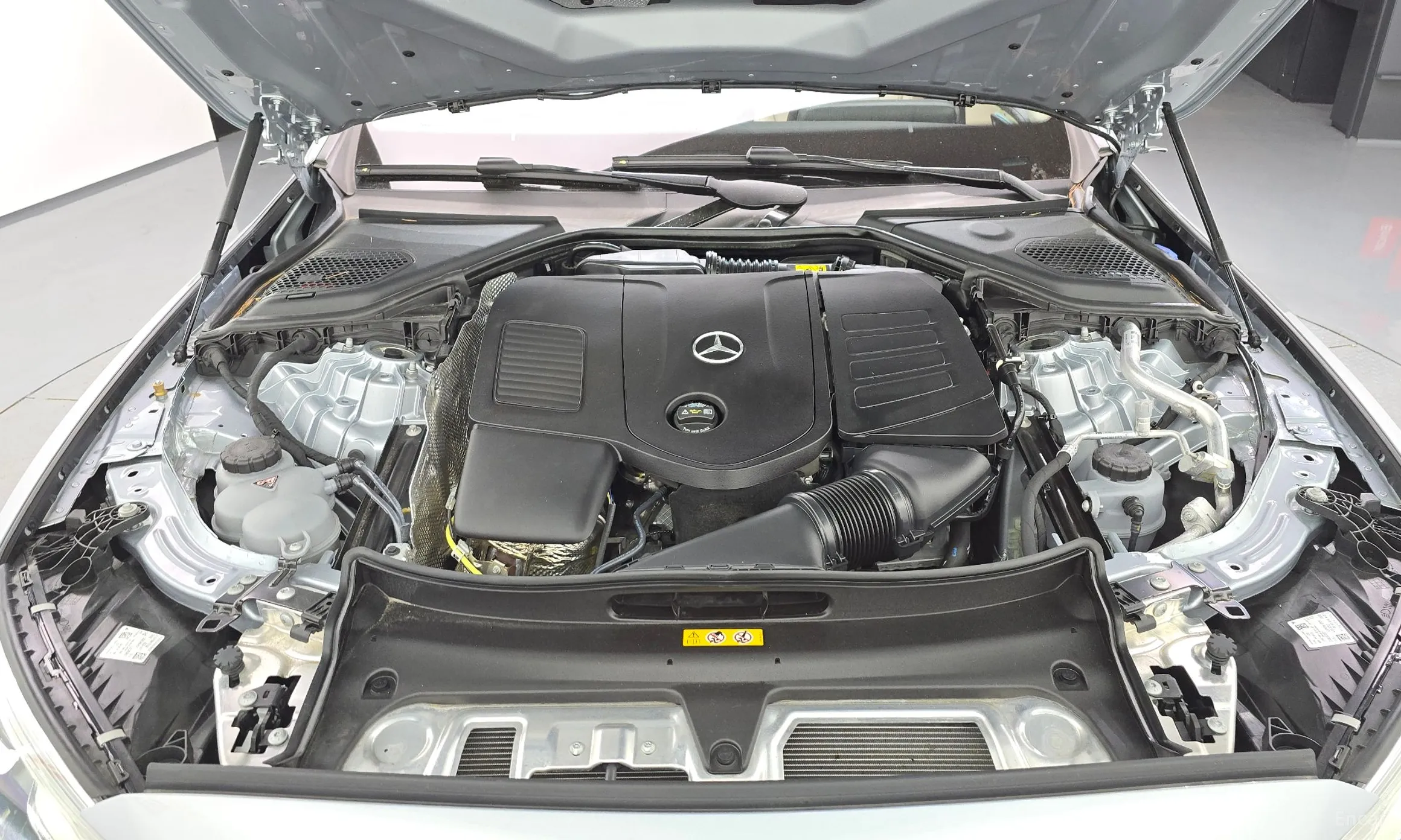 Mercedes Benz E-Class W214 превью 6