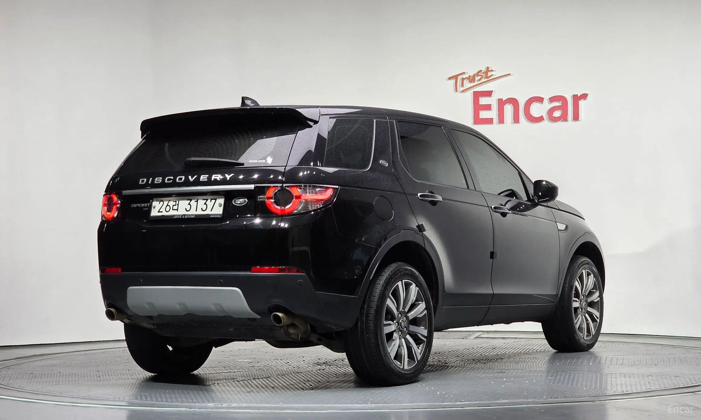 Land Rover Discovery Sports превью 2