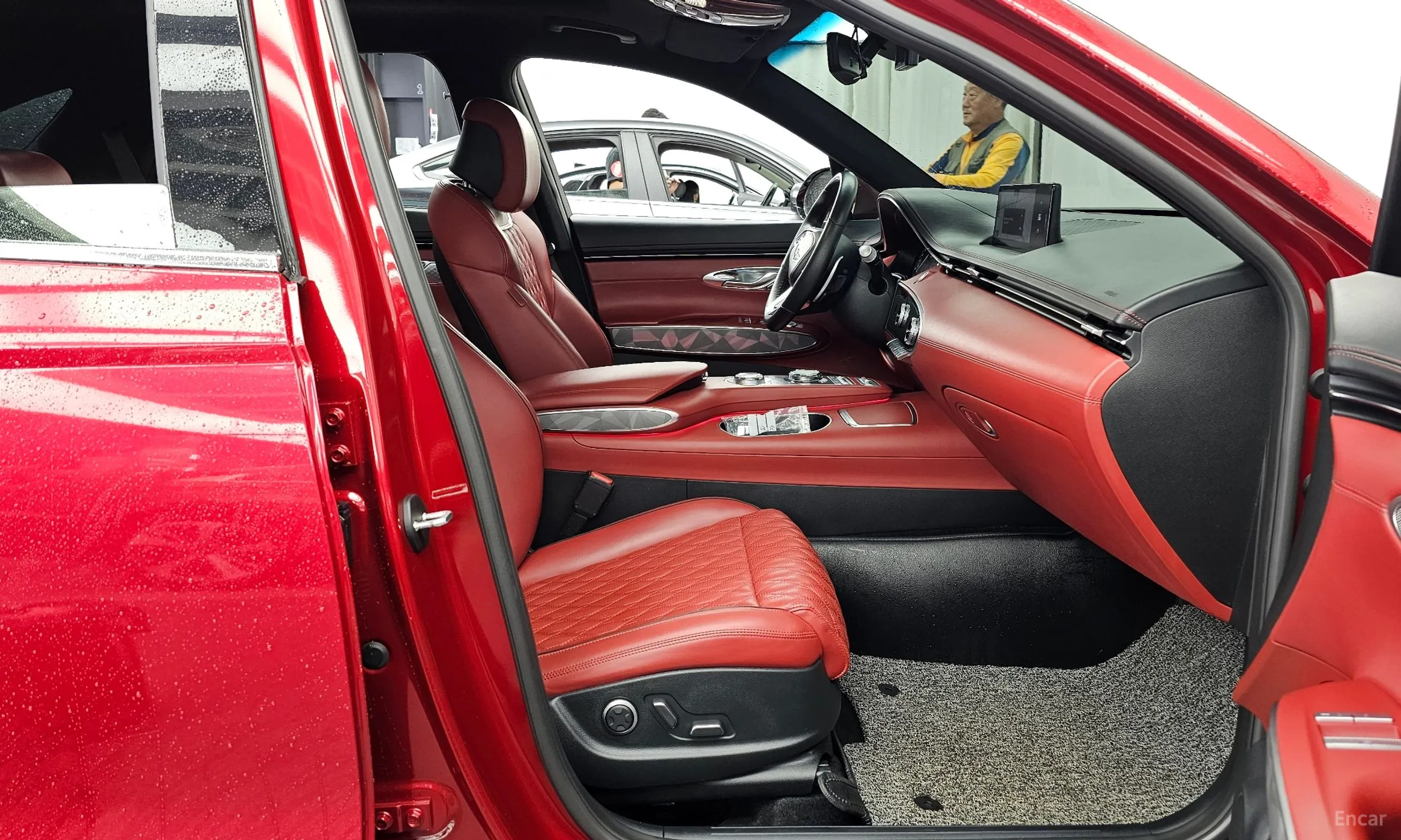 Genesis GV70 превью 11